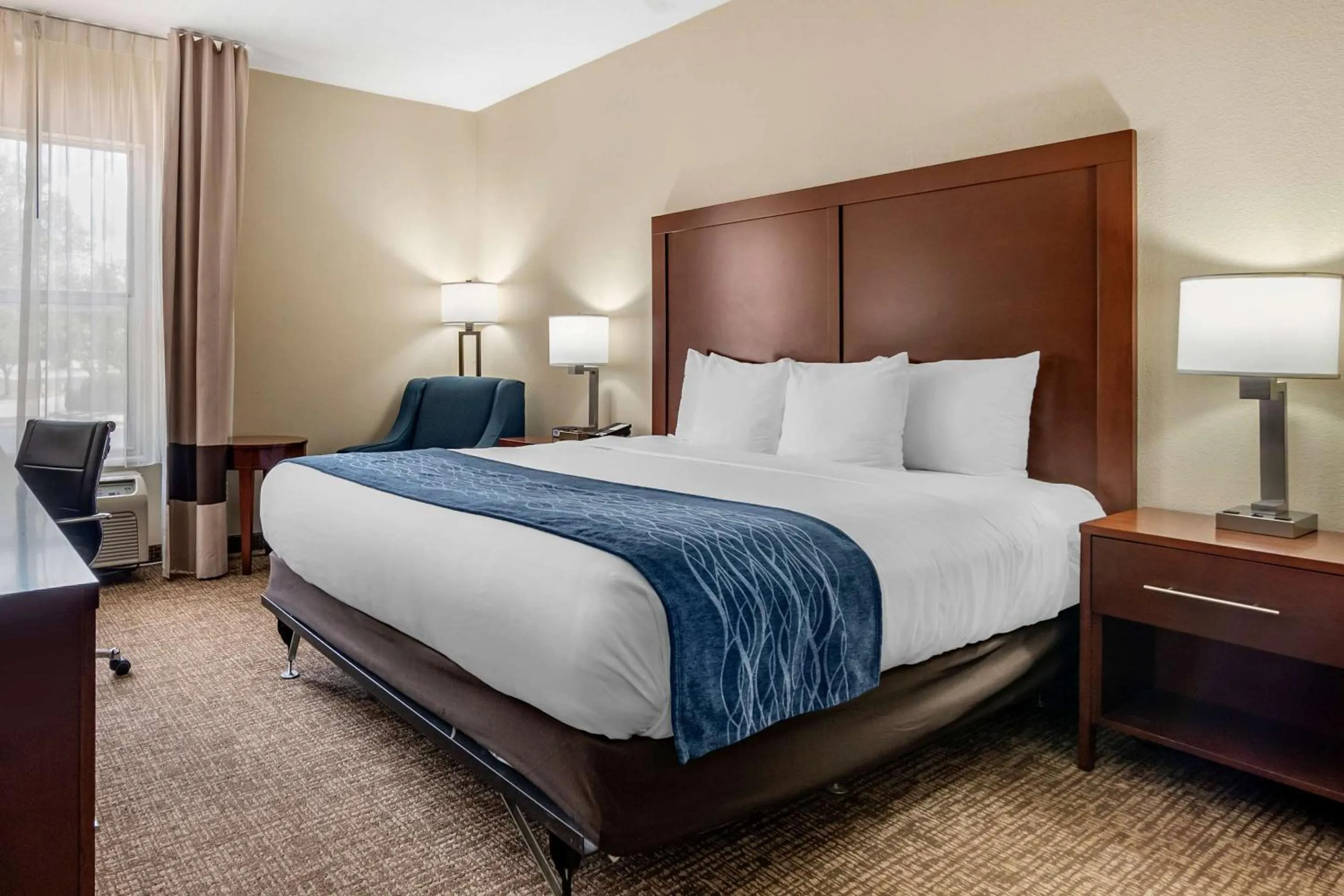 Bedroom, Bed in Comfort Inn & Suites Junction City - near Fort Riley