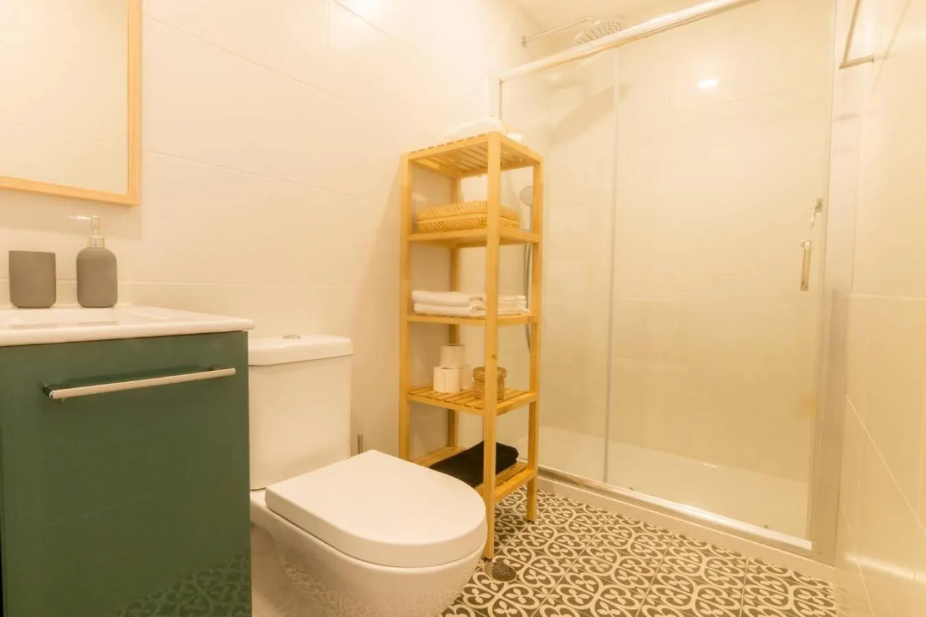 Bathroom in Faro Central - Holiday Apartments