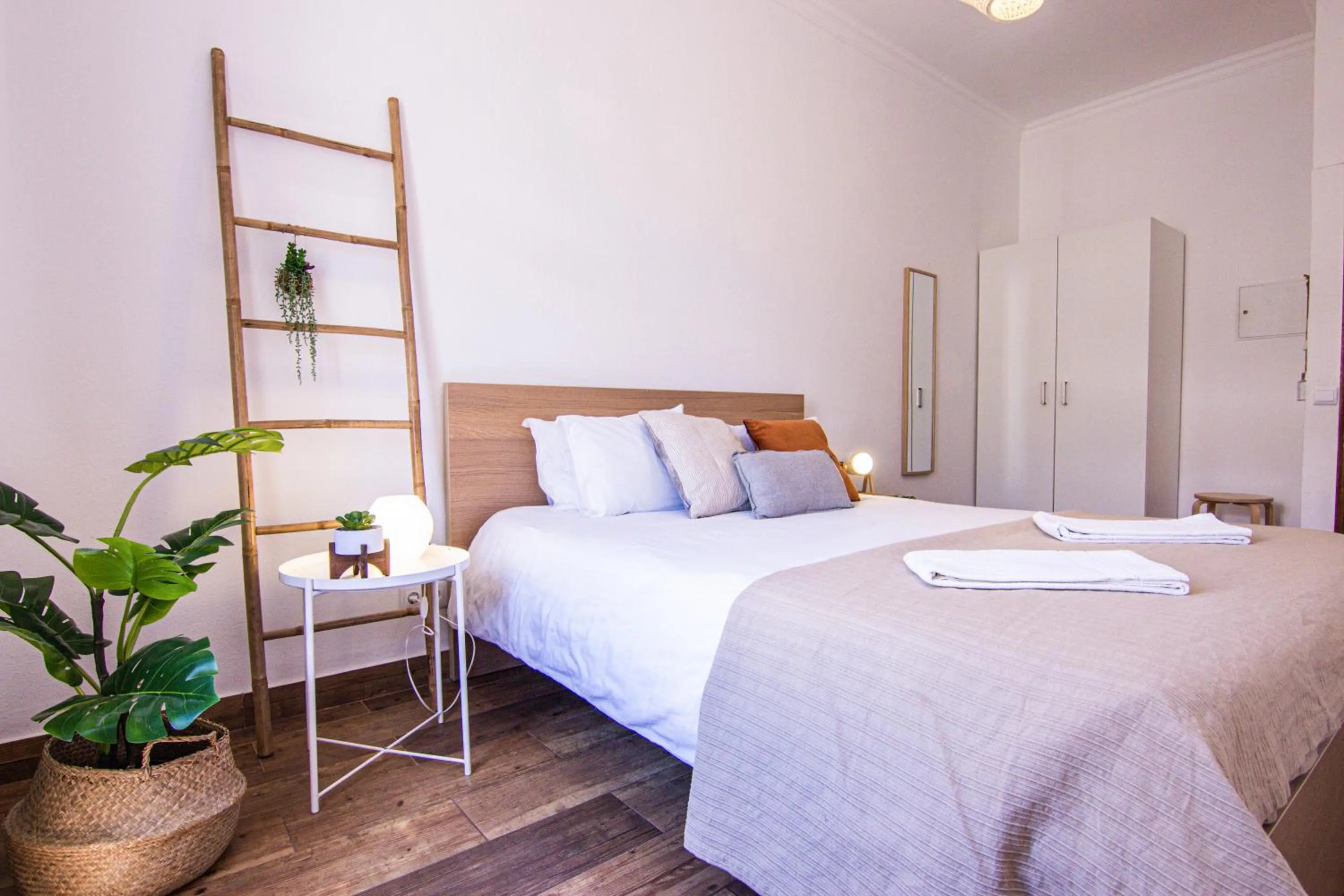 Bed in Faro Central - Holiday Apartments