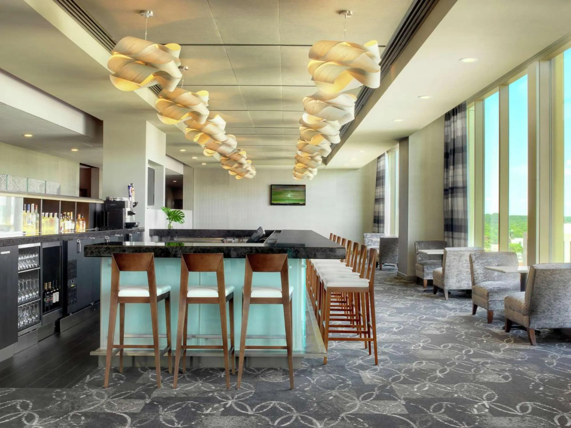 Lounge or bar in DoubleTree by Hilton Hotel Cedar Rapids Convention Complex