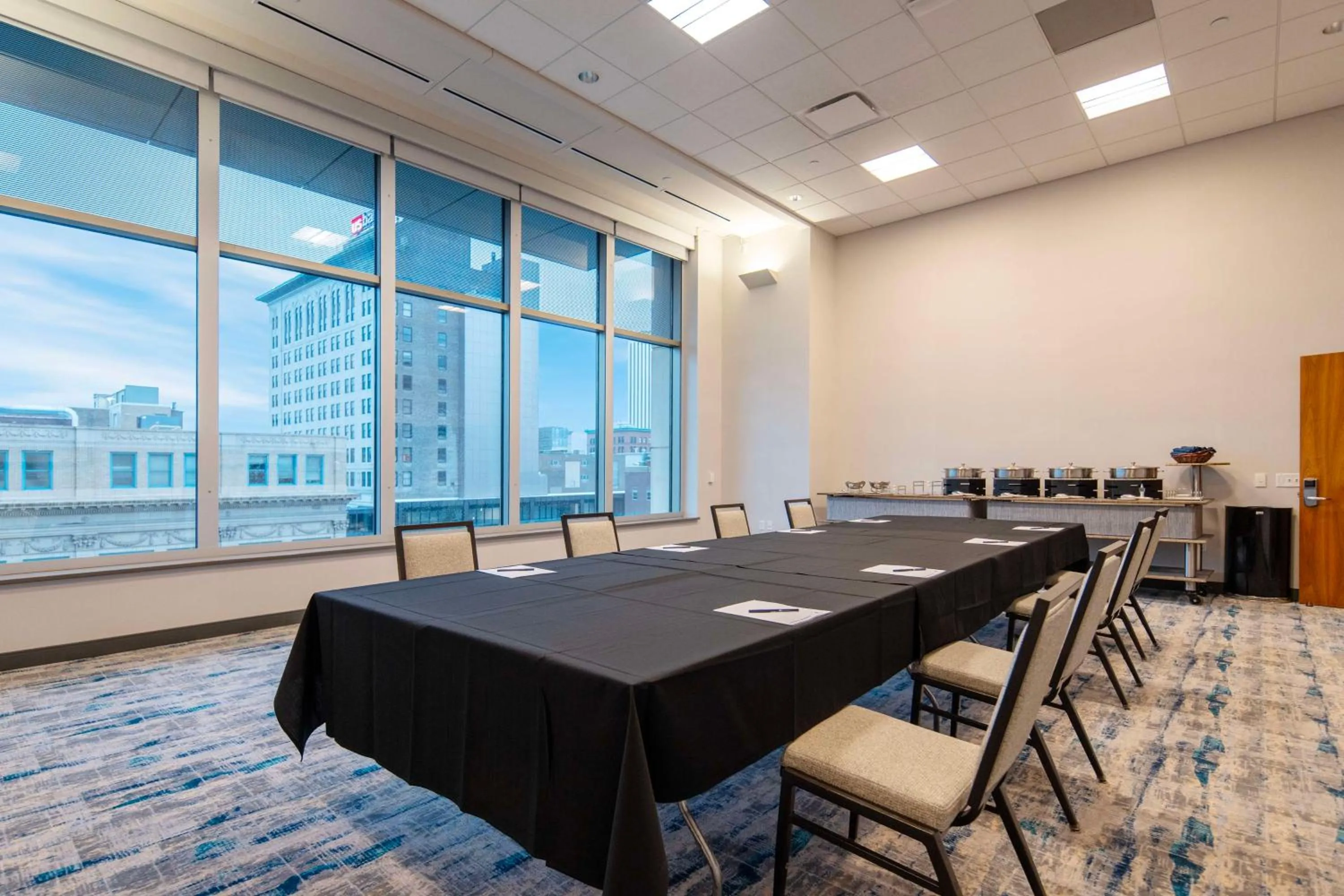 Meeting/conference room in DoubleTree by Hilton Hotel Cedar Rapids Convention Complex