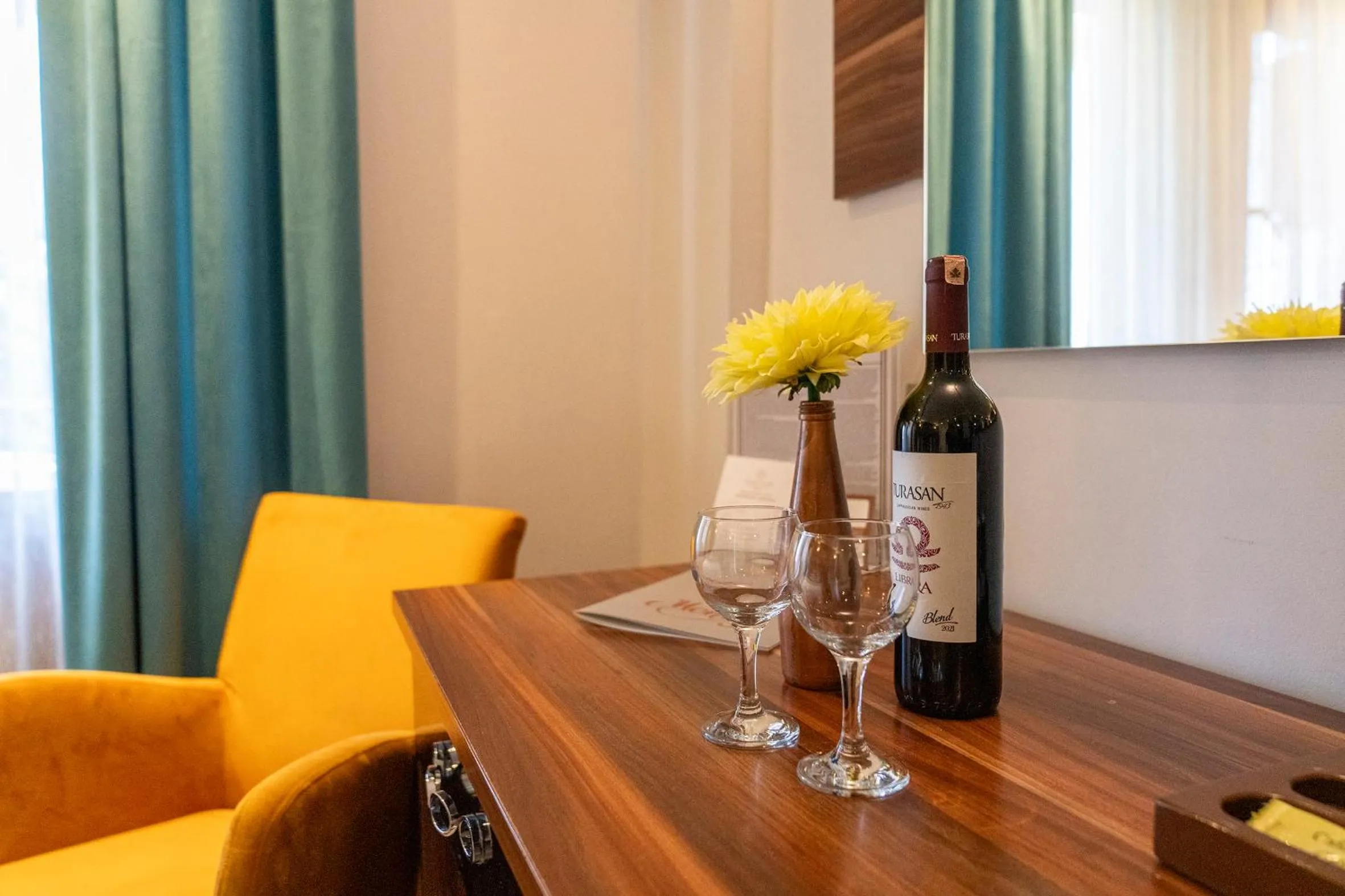 Food and drinks in SIGNATURE GARDEN AVANOS Hotel & SPA