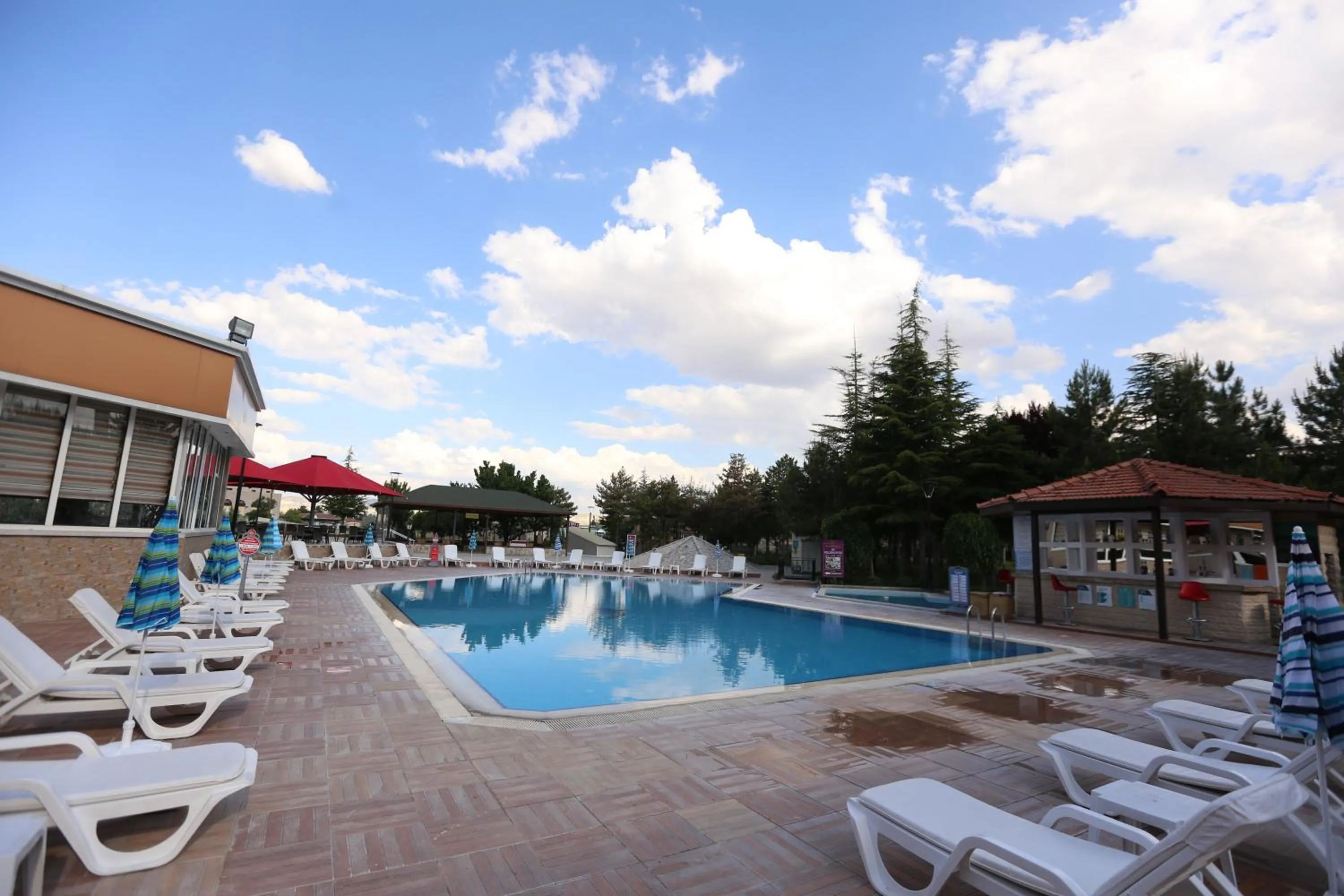 Swimming pool in SIGNATURE GARDEN AVANOS Hotel & SPA
