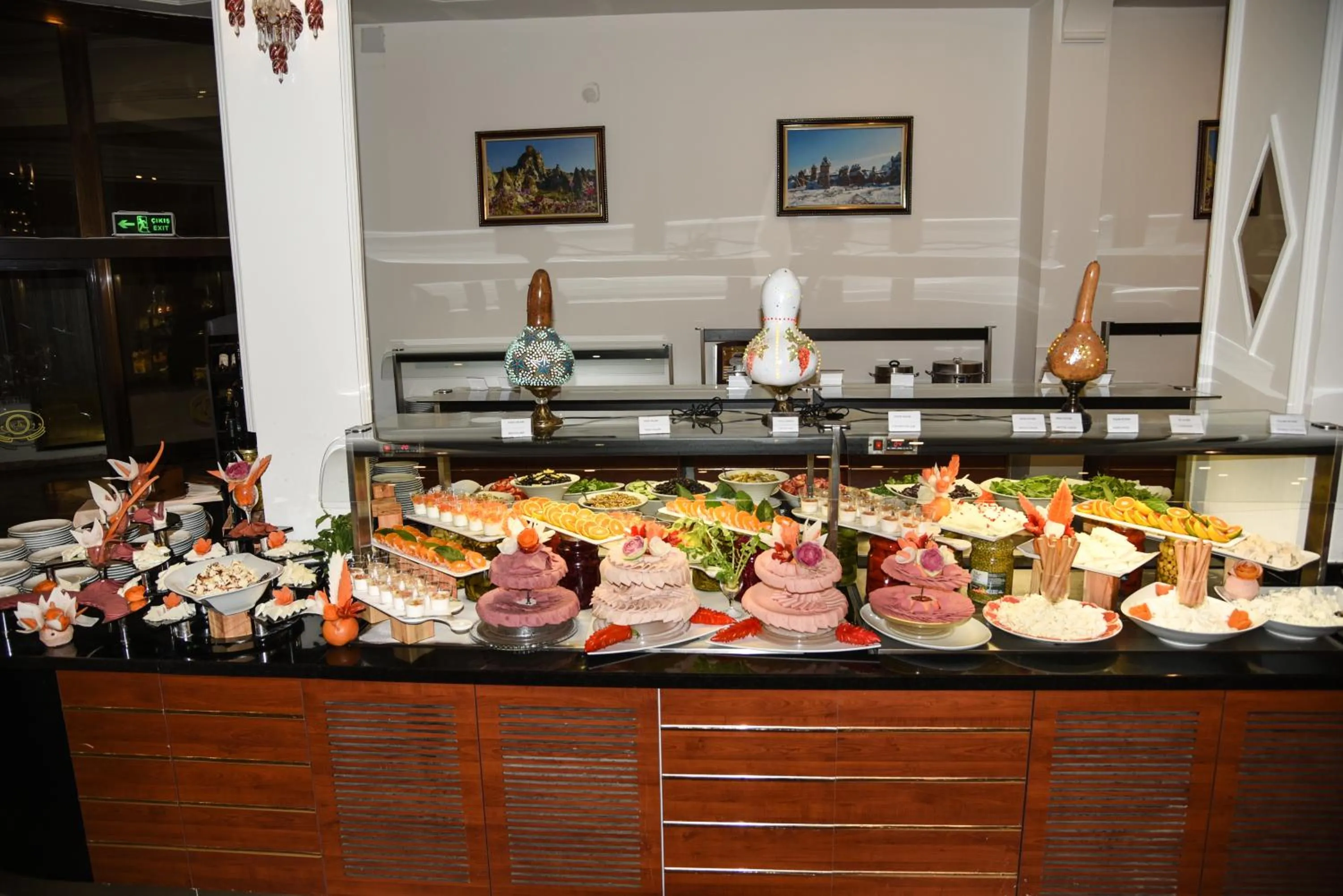 Food and drinks in SIGNATURE GARDEN AVANOS Hotel & SPA