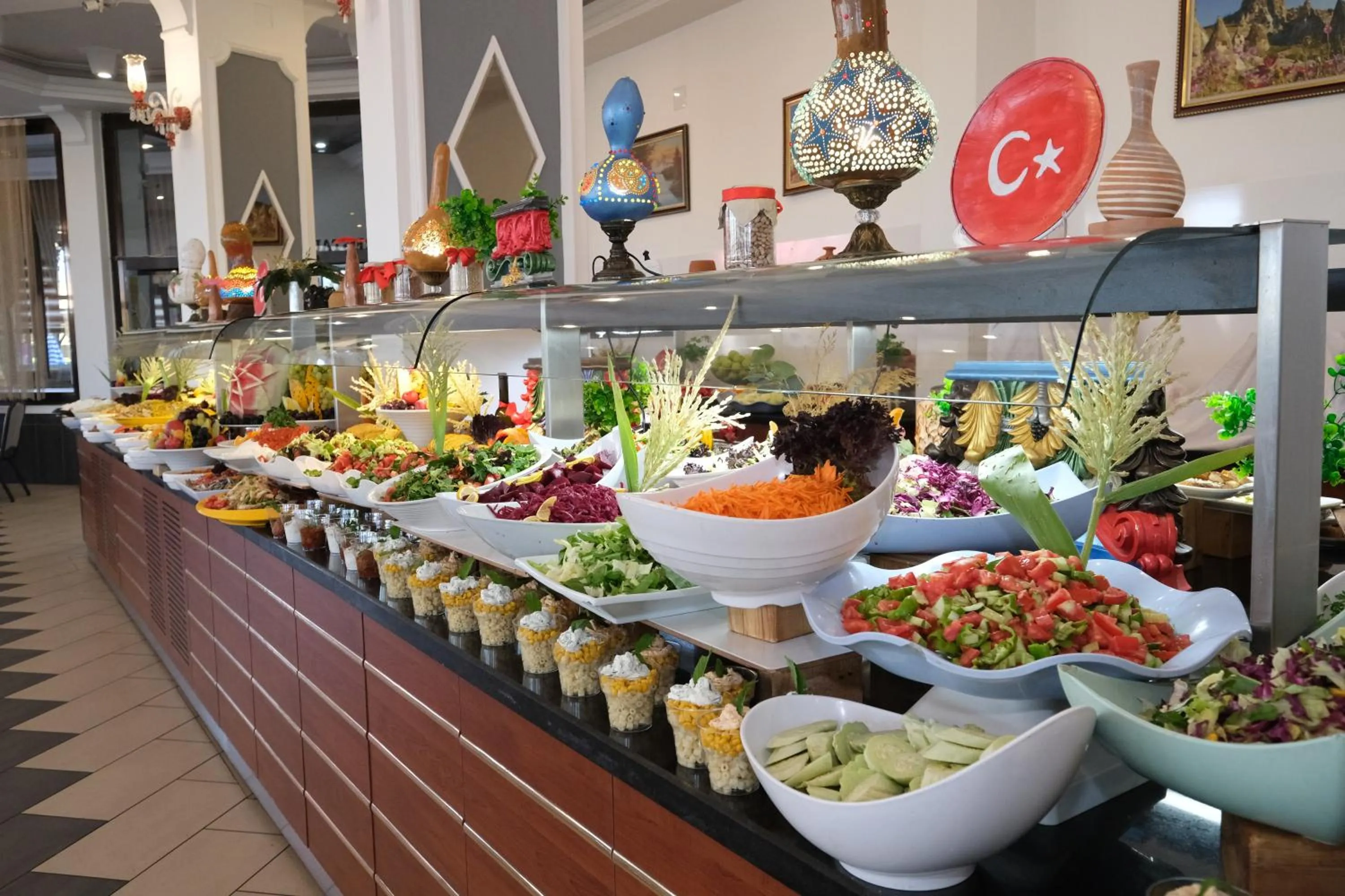 Food and drinks in SIGNATURE GARDEN AVANOS Hotel & SPA