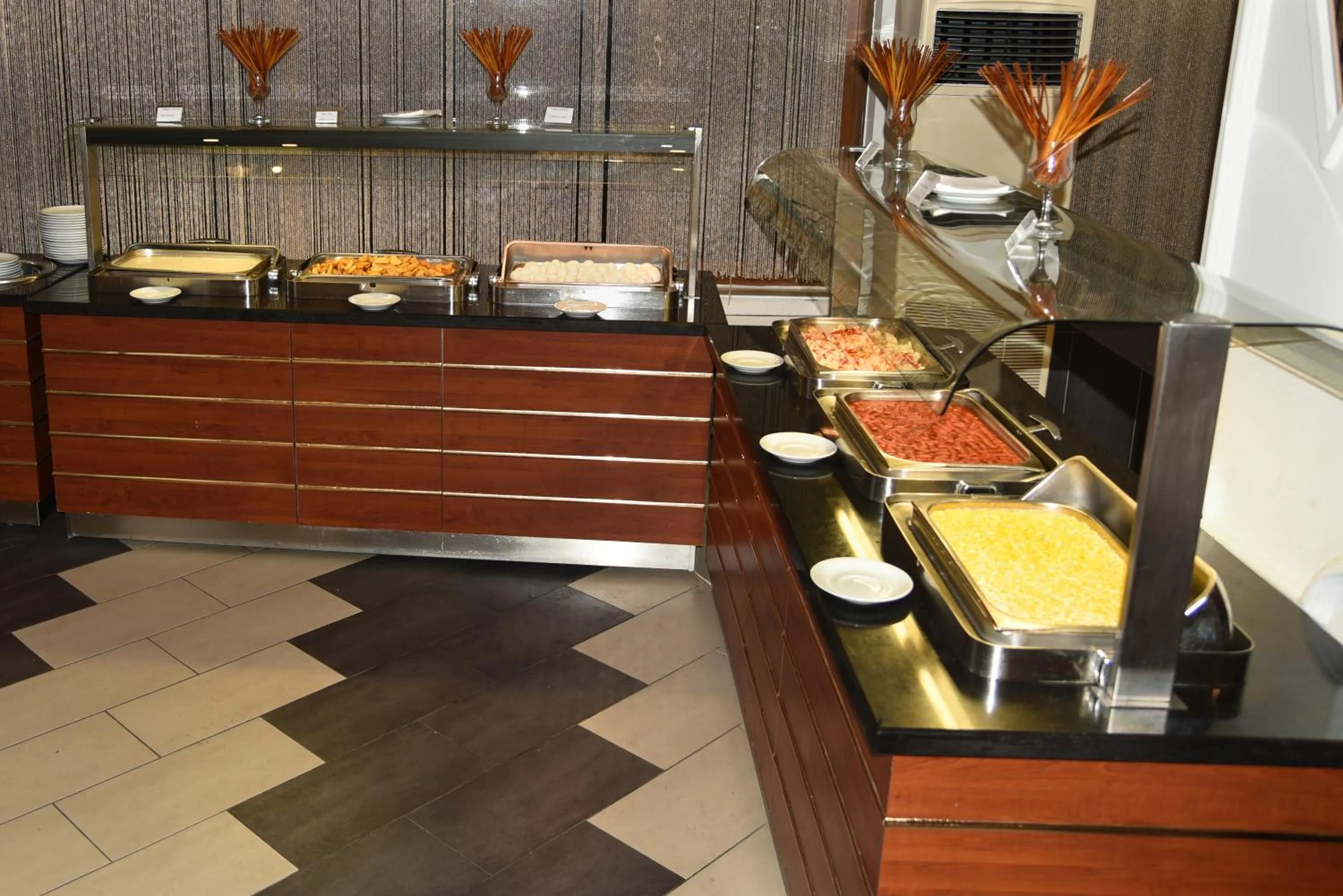 Food and drinks in SIGNATURE GARDEN AVANOS Hotel & SPA