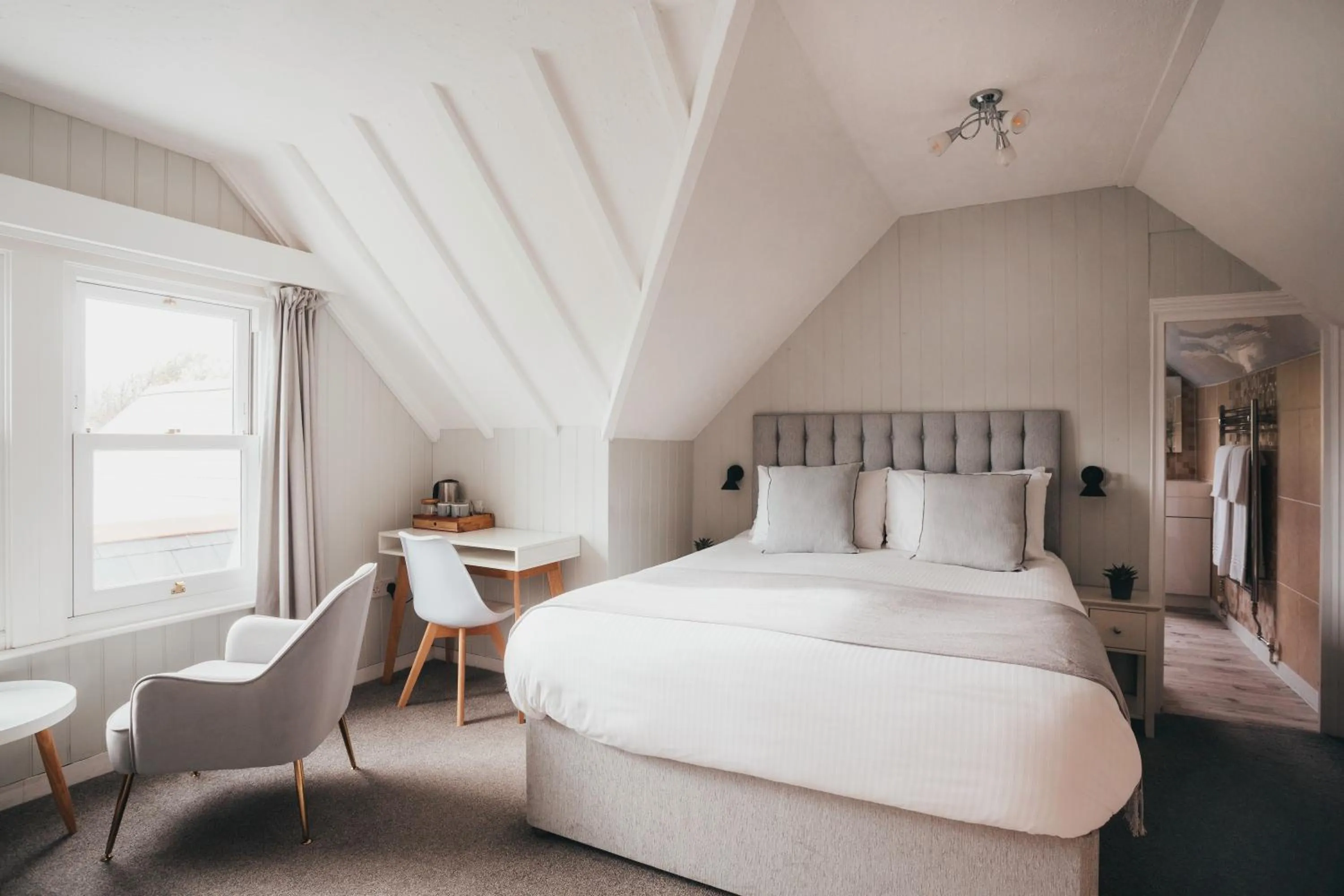 Bedroom, Bed in The Bay Hotel