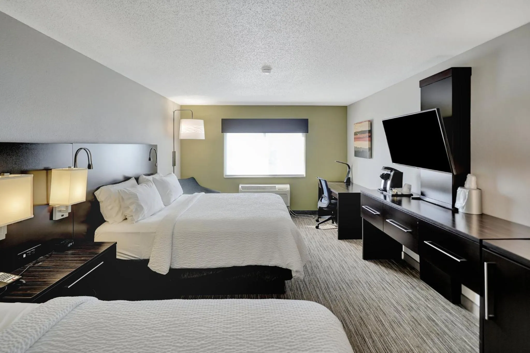 Photo of the whole room, Bed in Holiday Inn Express Hotel & Suites Beatrice by IHG