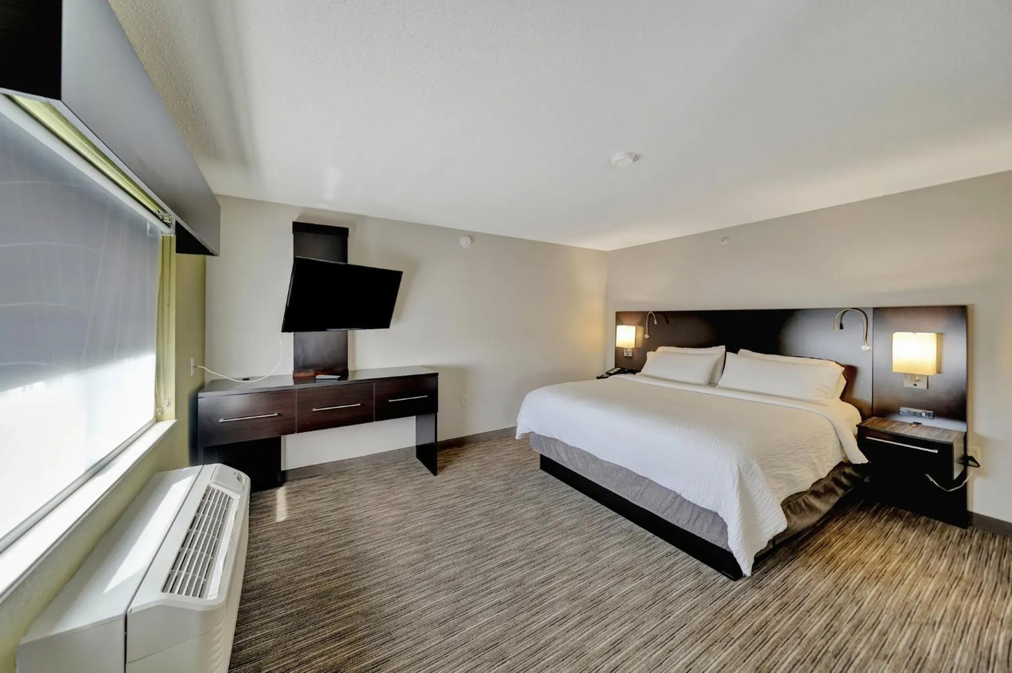 Photo of the whole room, Bed in Holiday Inn Express Hotel & Suites Beatrice by IHG