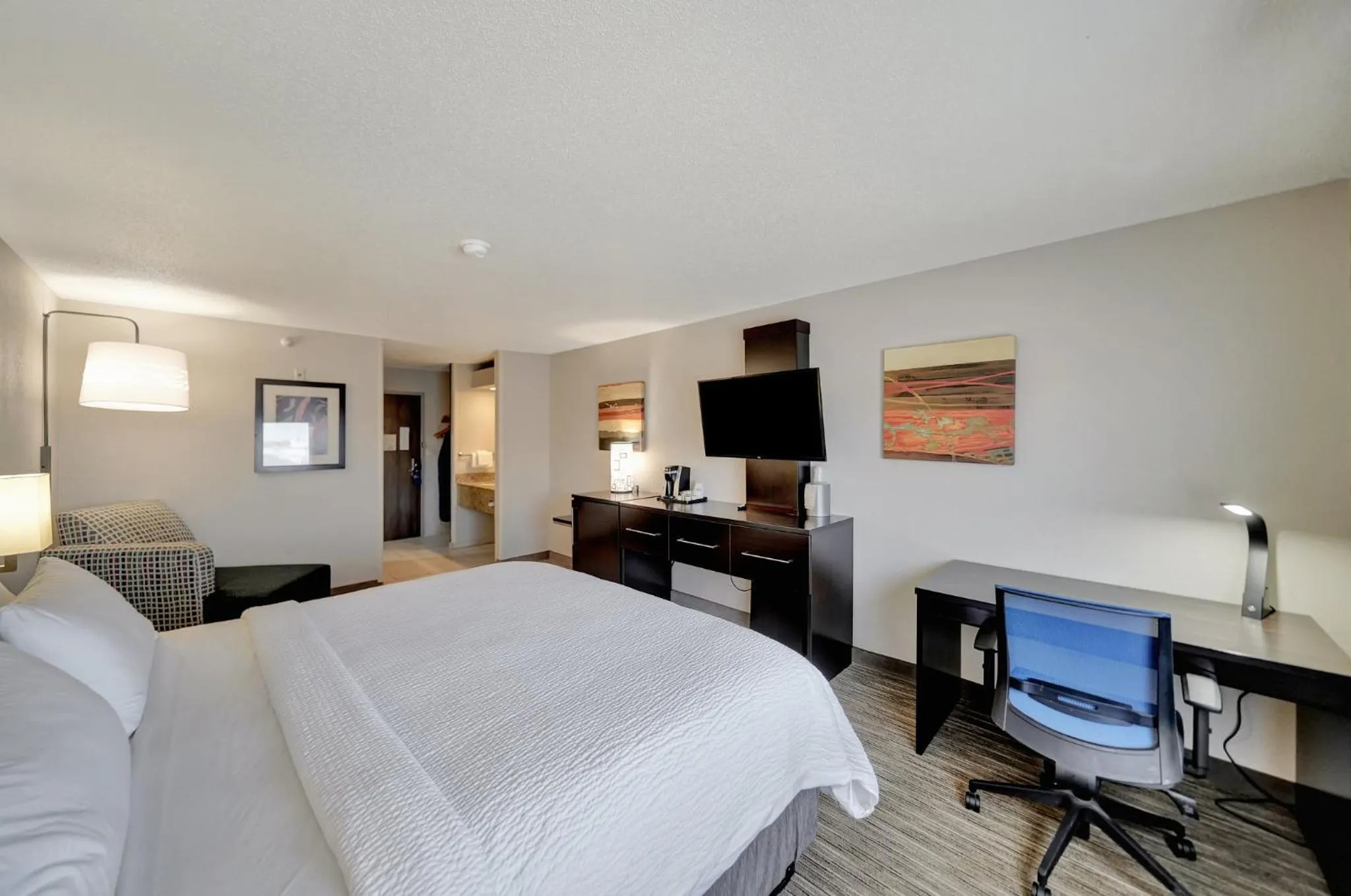 Photo of the whole room, Bed in Holiday Inn Express Hotel & Suites Beatrice by IHG
