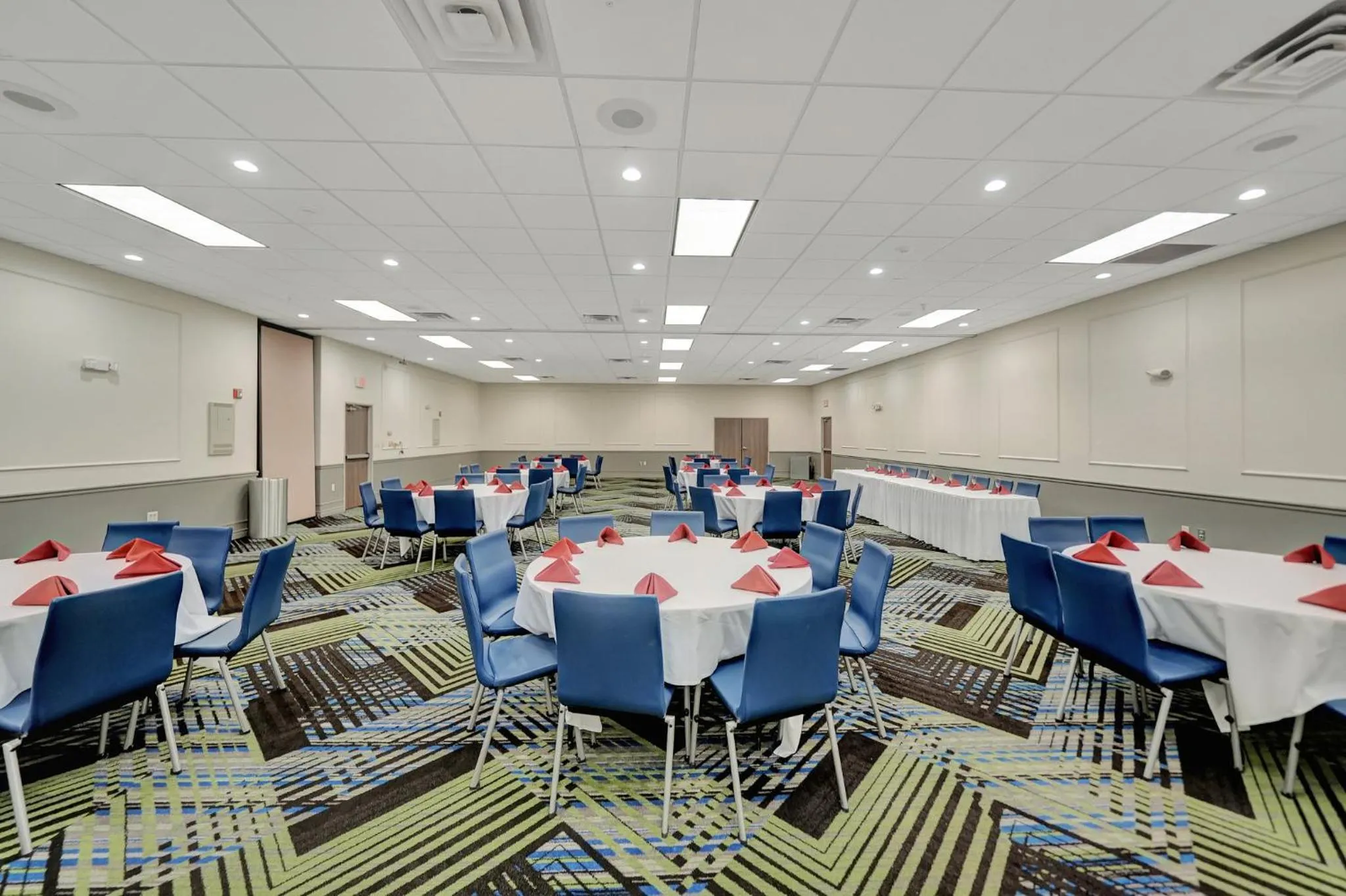 Meeting/conference room in Holiday Inn Express Hotel & Suites Beatrice by IHG