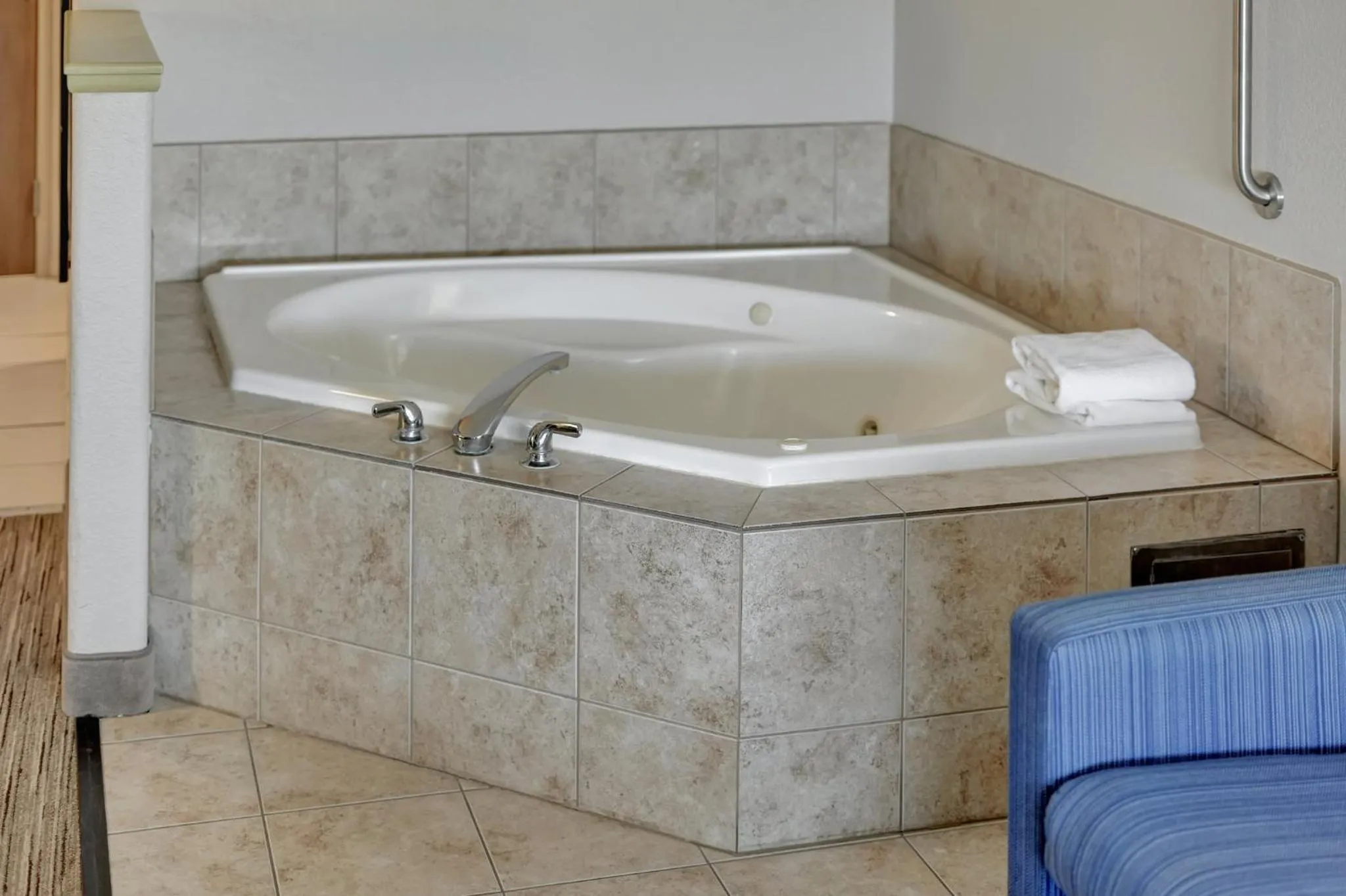 Photo of the whole room in Holiday Inn Express Hotel & Suites Beatrice by IHG