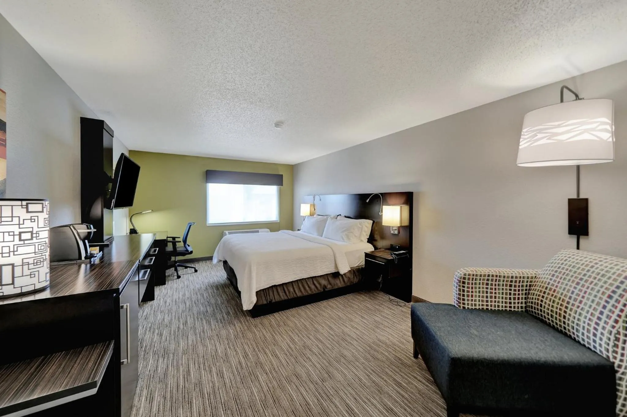 Photo of the whole room, Bed in Holiday Inn Express Hotel & Suites Beatrice by IHG