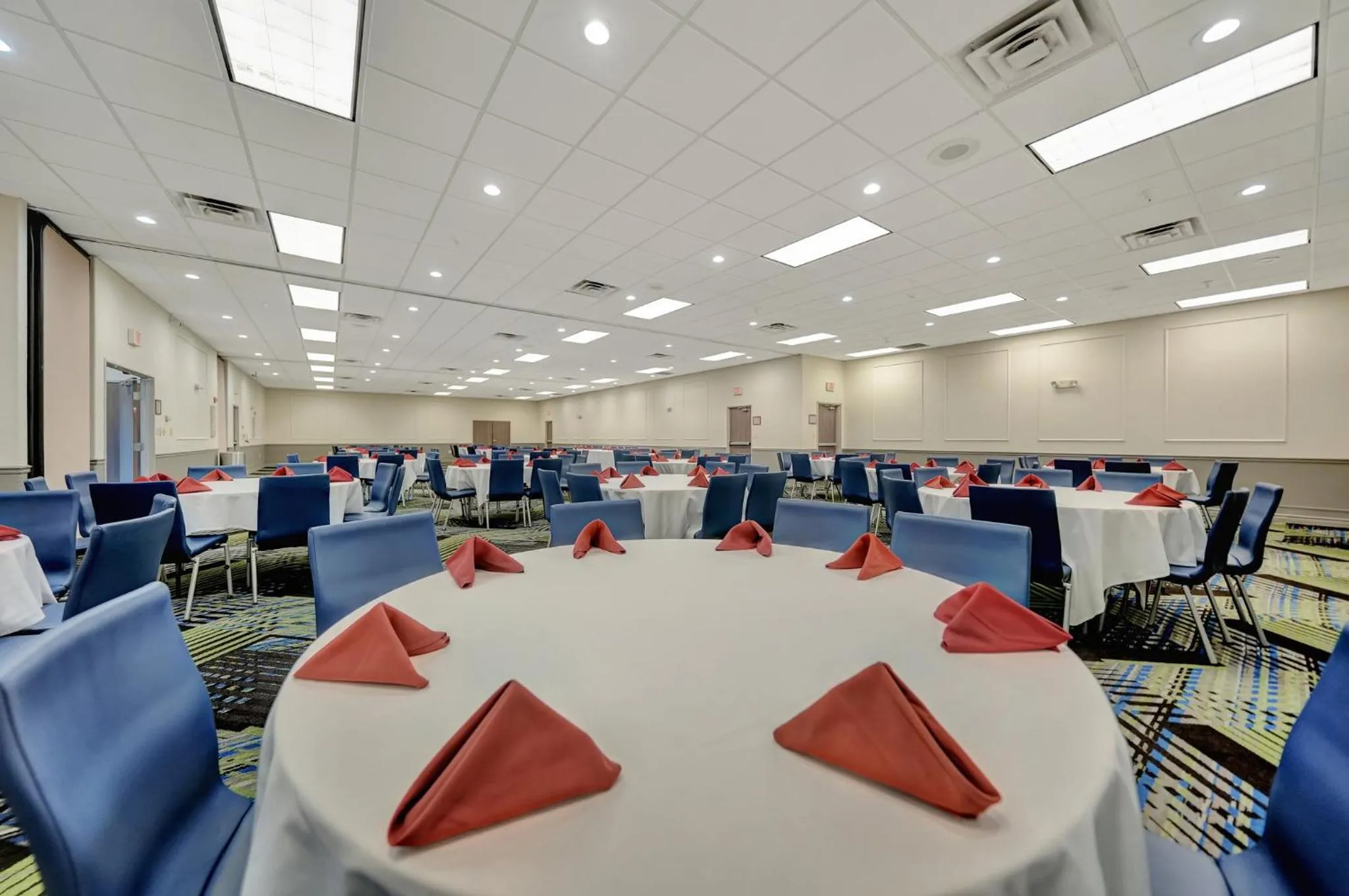 Meeting/conference room in Holiday Inn Express Hotel & Suites Beatrice by IHG