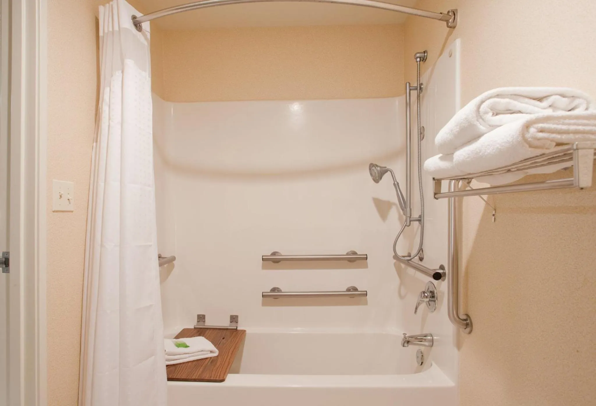 Bathroom in Holiday Inn Express Hotel & Suites Beatrice by IHG