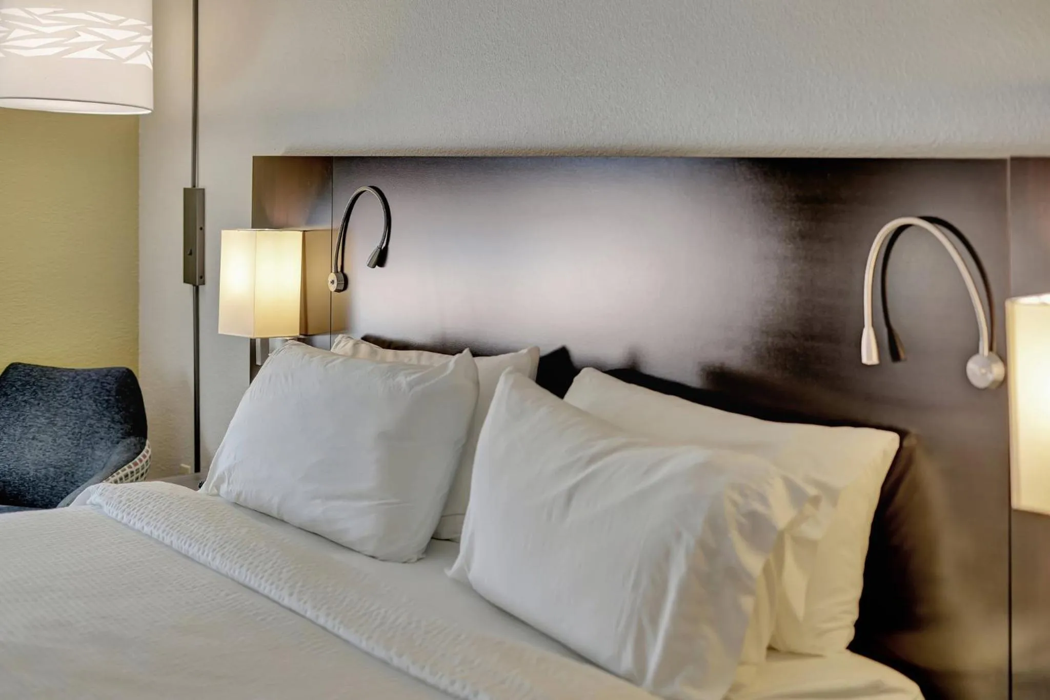 Photo of the whole room, Bed in Holiday Inn Express Hotel & Suites Beatrice by IHG