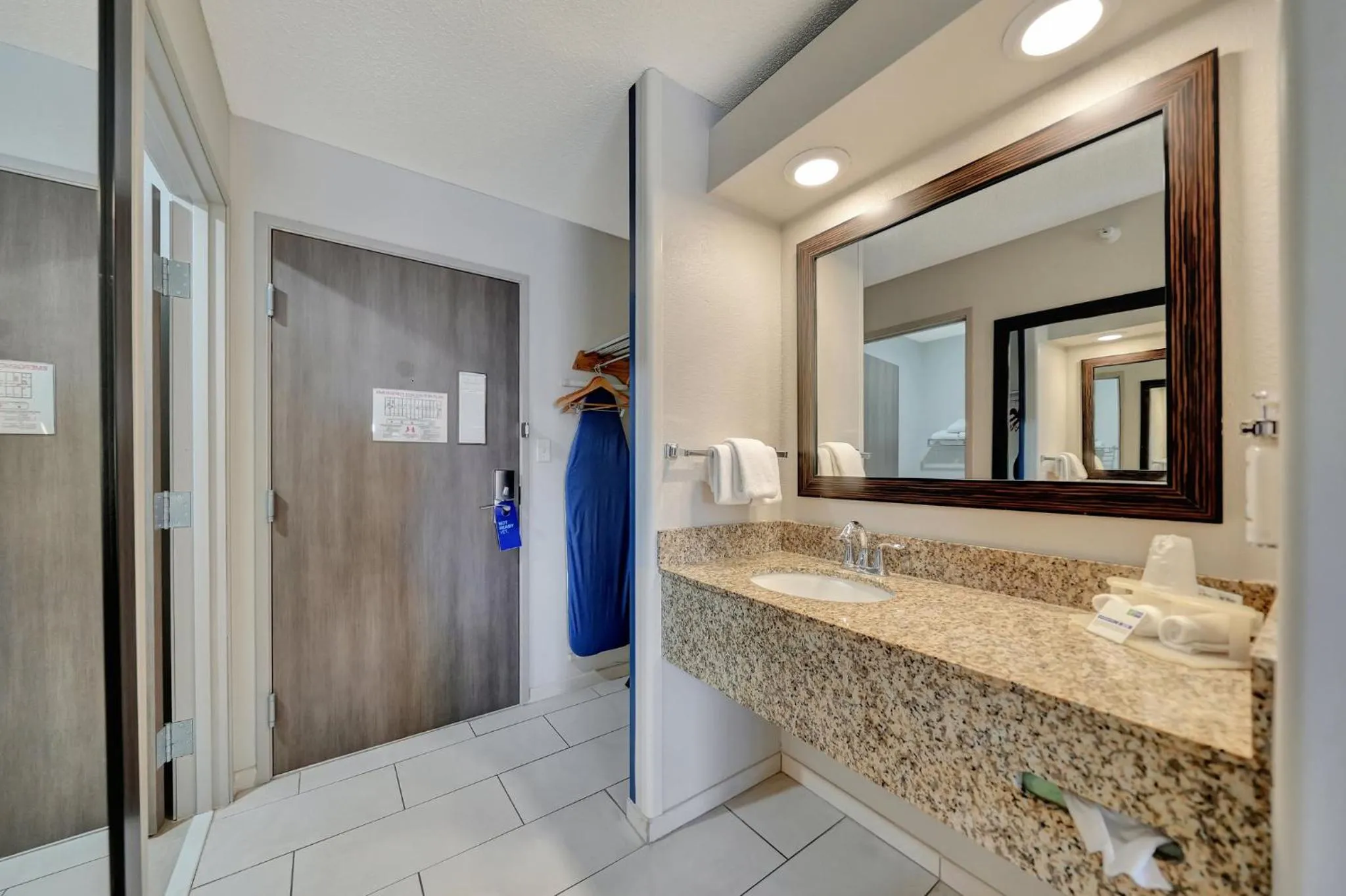 Photo of the whole room in Holiday Inn Express Hotel & Suites Beatrice by IHG