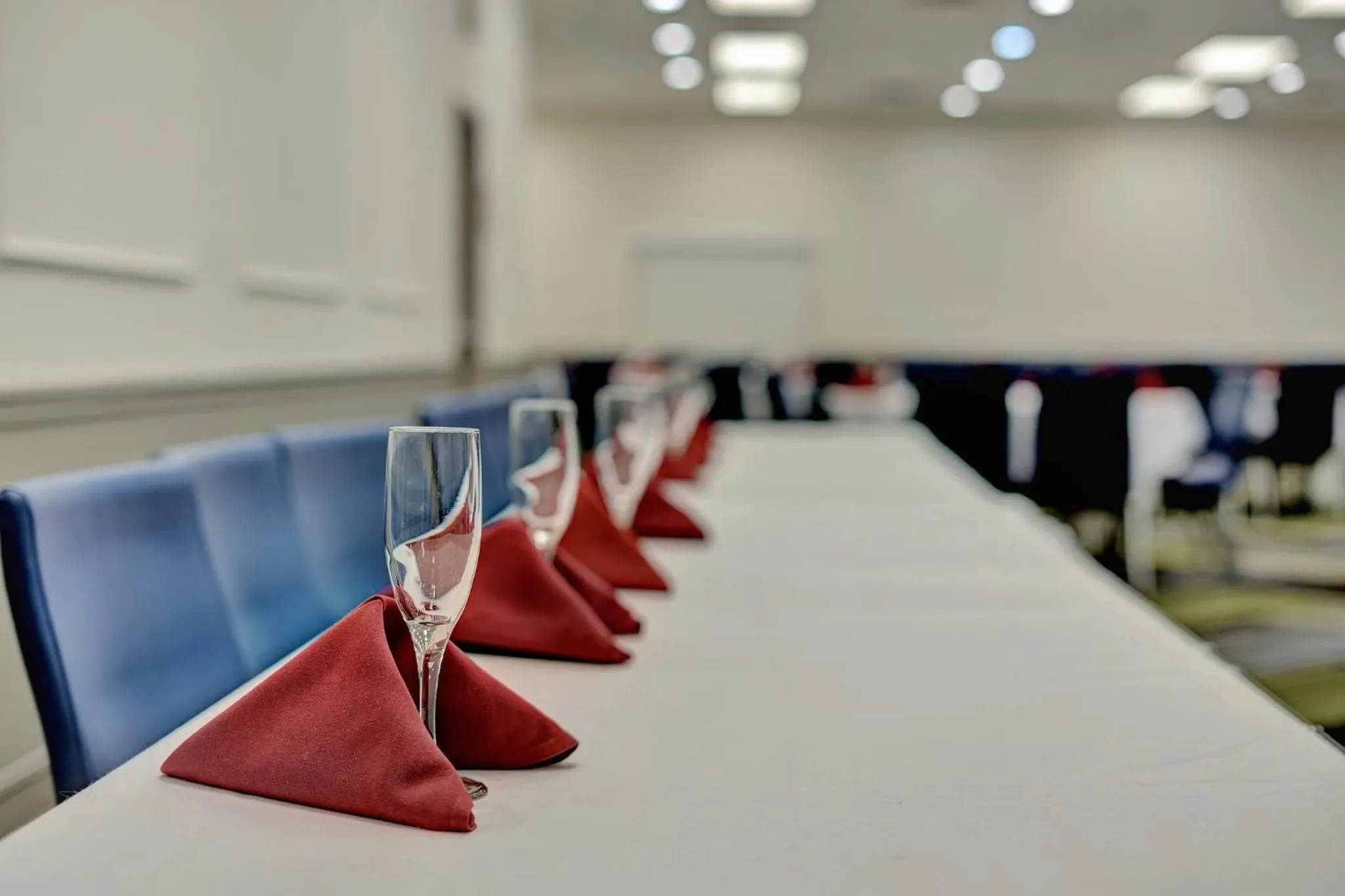 Meeting/conference room in Holiday Inn Express Hotel & Suites Beatrice by IHG