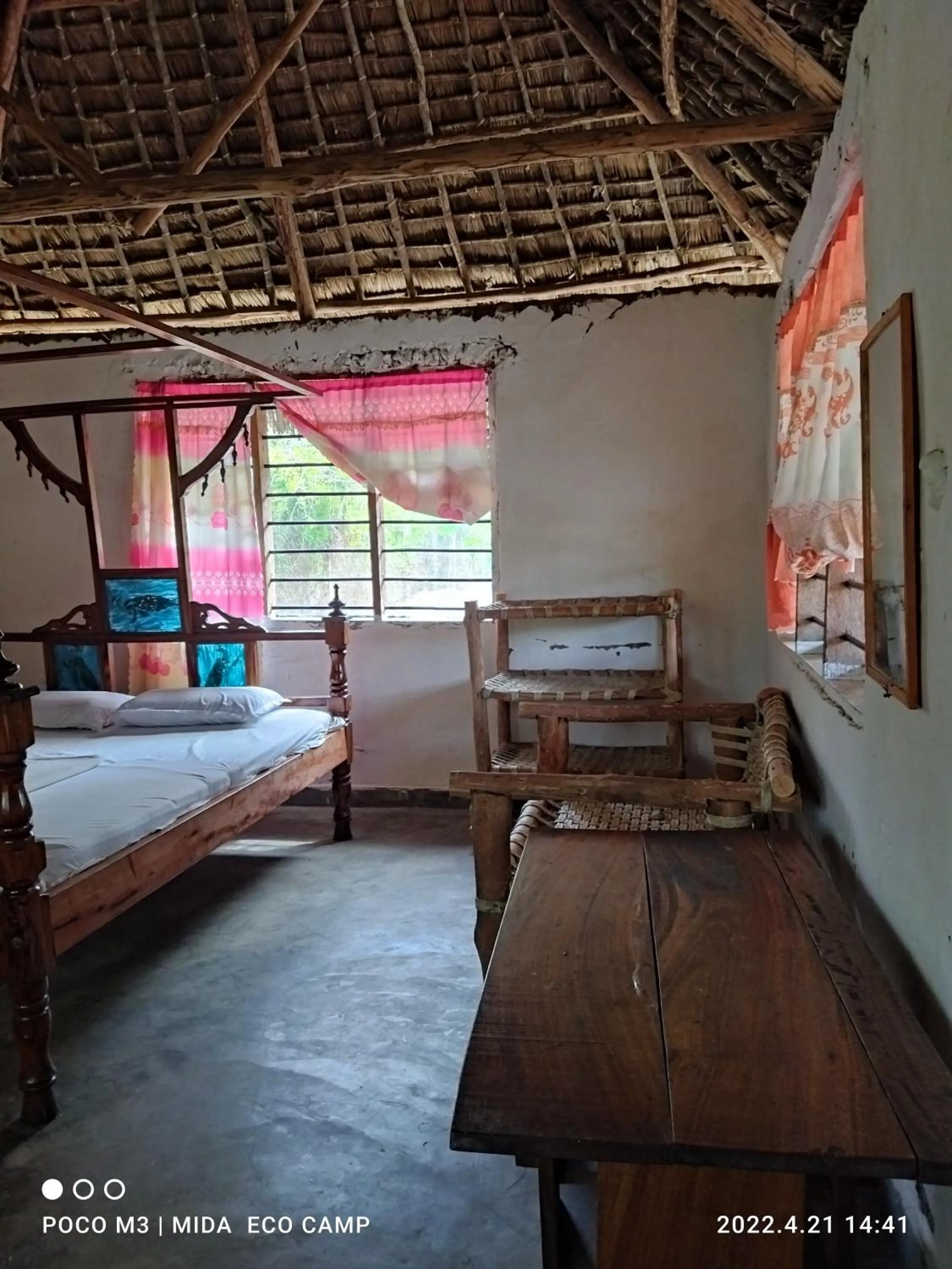 Photo of the whole room in Mida Creek Eco Camp