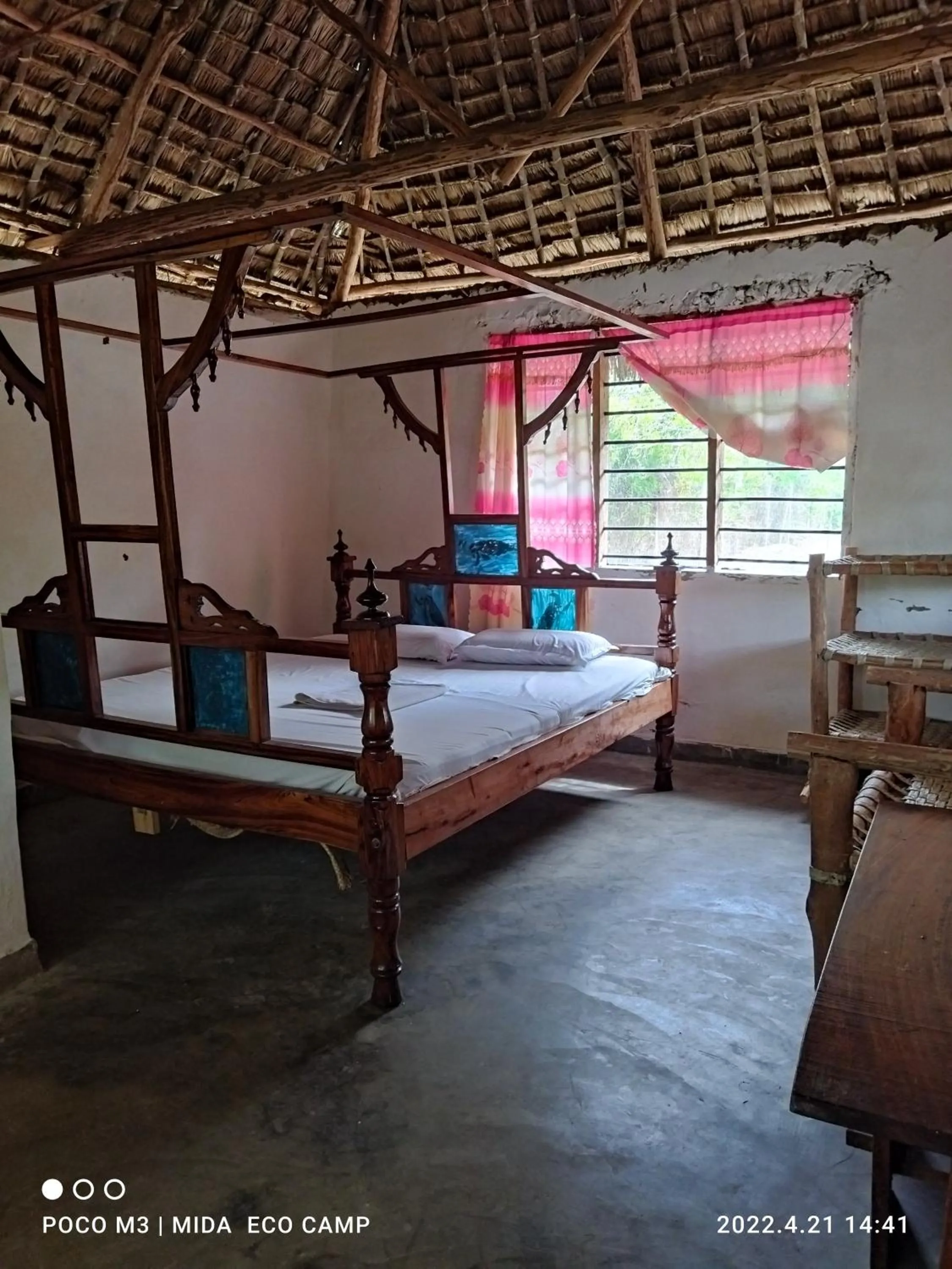 Photo of the whole room in Mida Creek Eco Camp