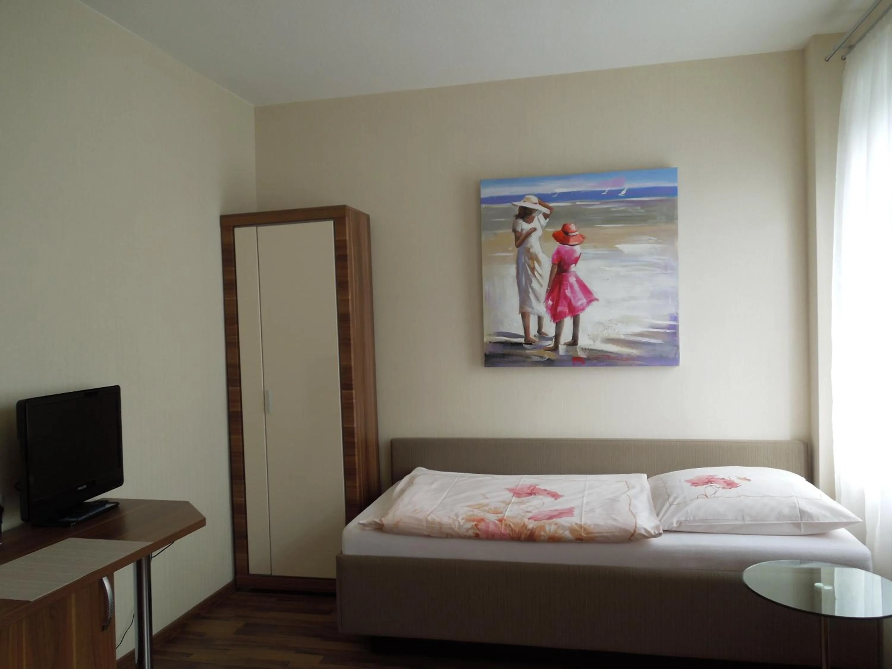 Day, Bed in Hotel Gode Wind