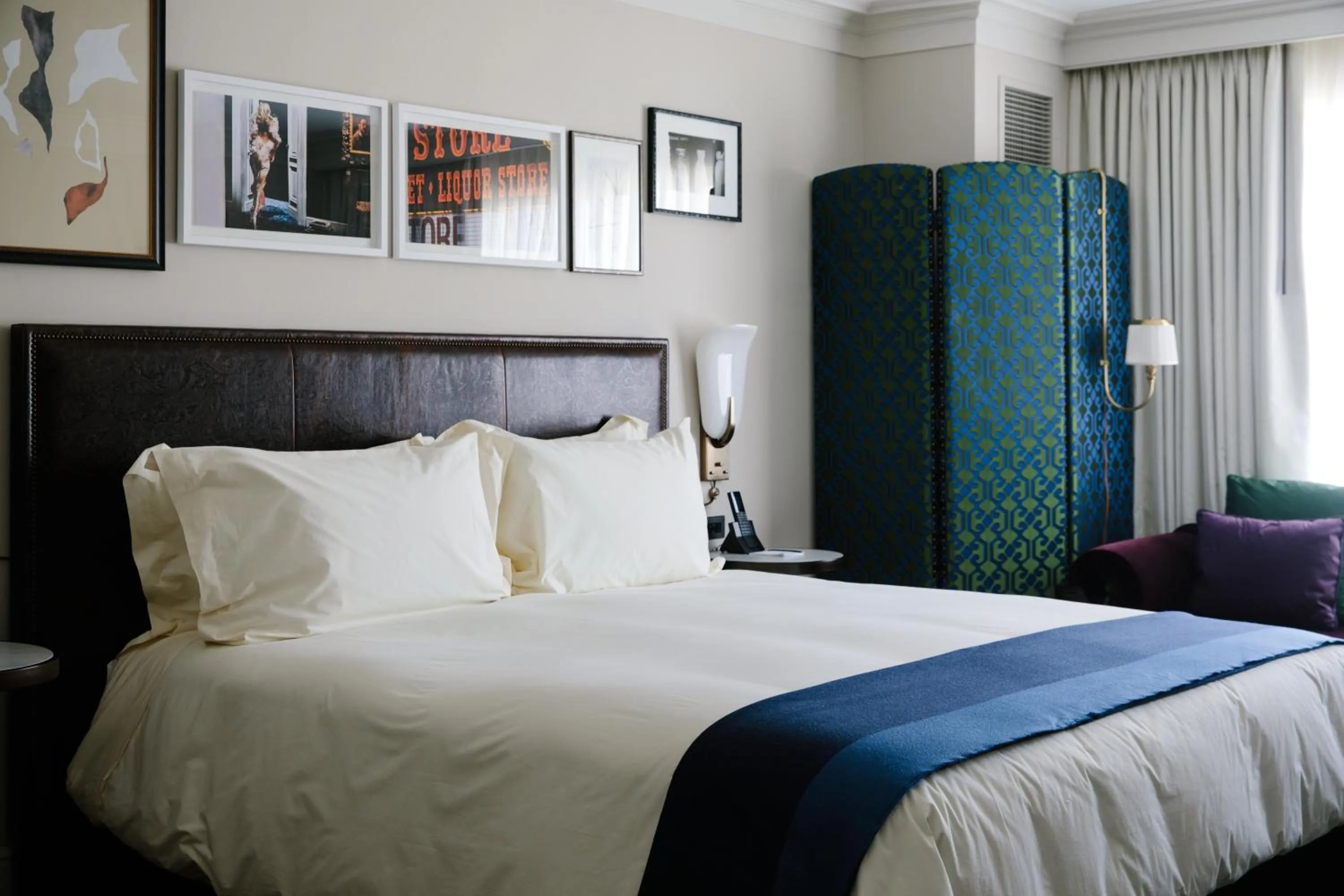 Photo of the whole room, Bed in Park MGM Las Vegas