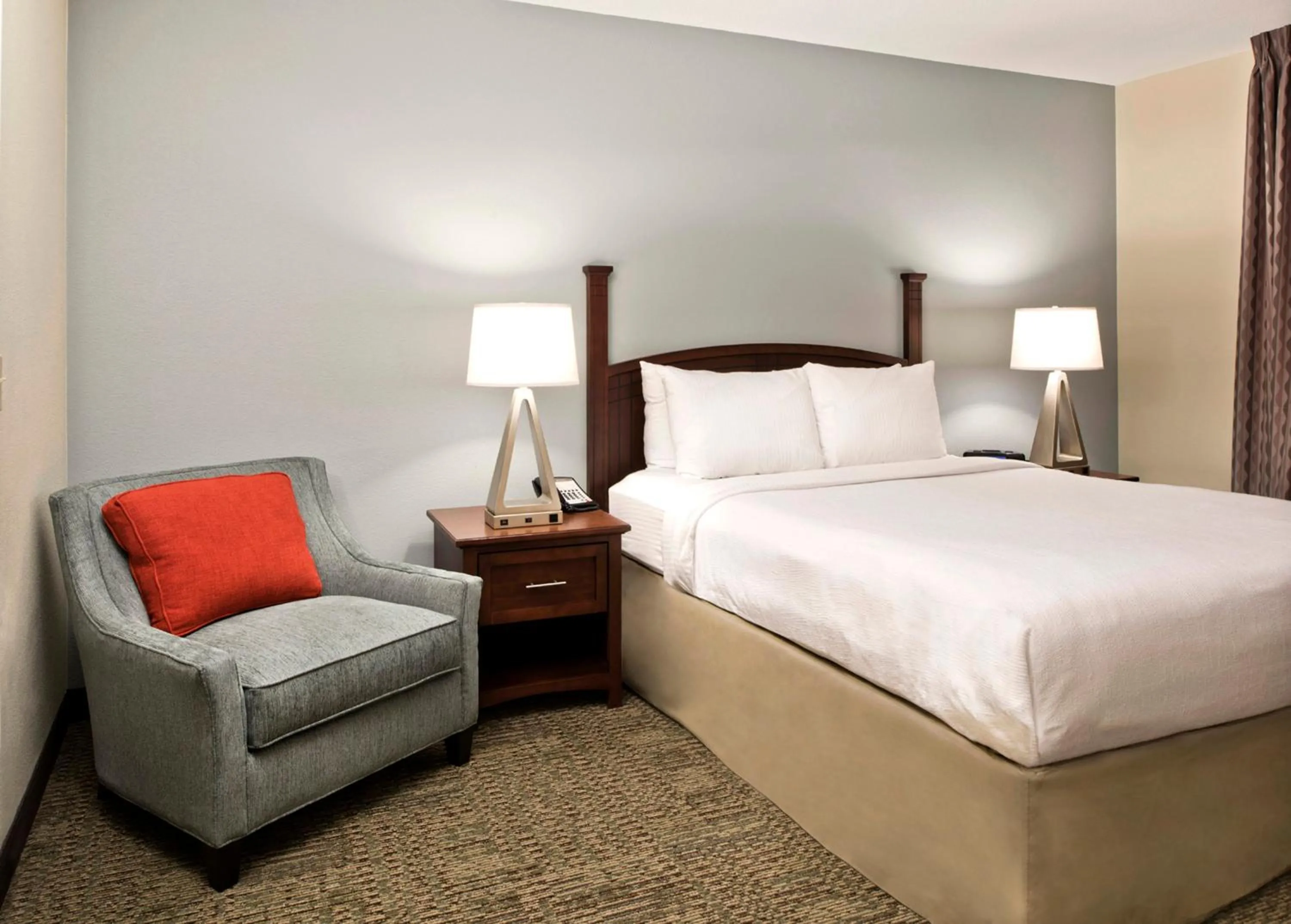 Bedroom, Bed in Staybridge Suites - Charlotte Ballantyne by IHG