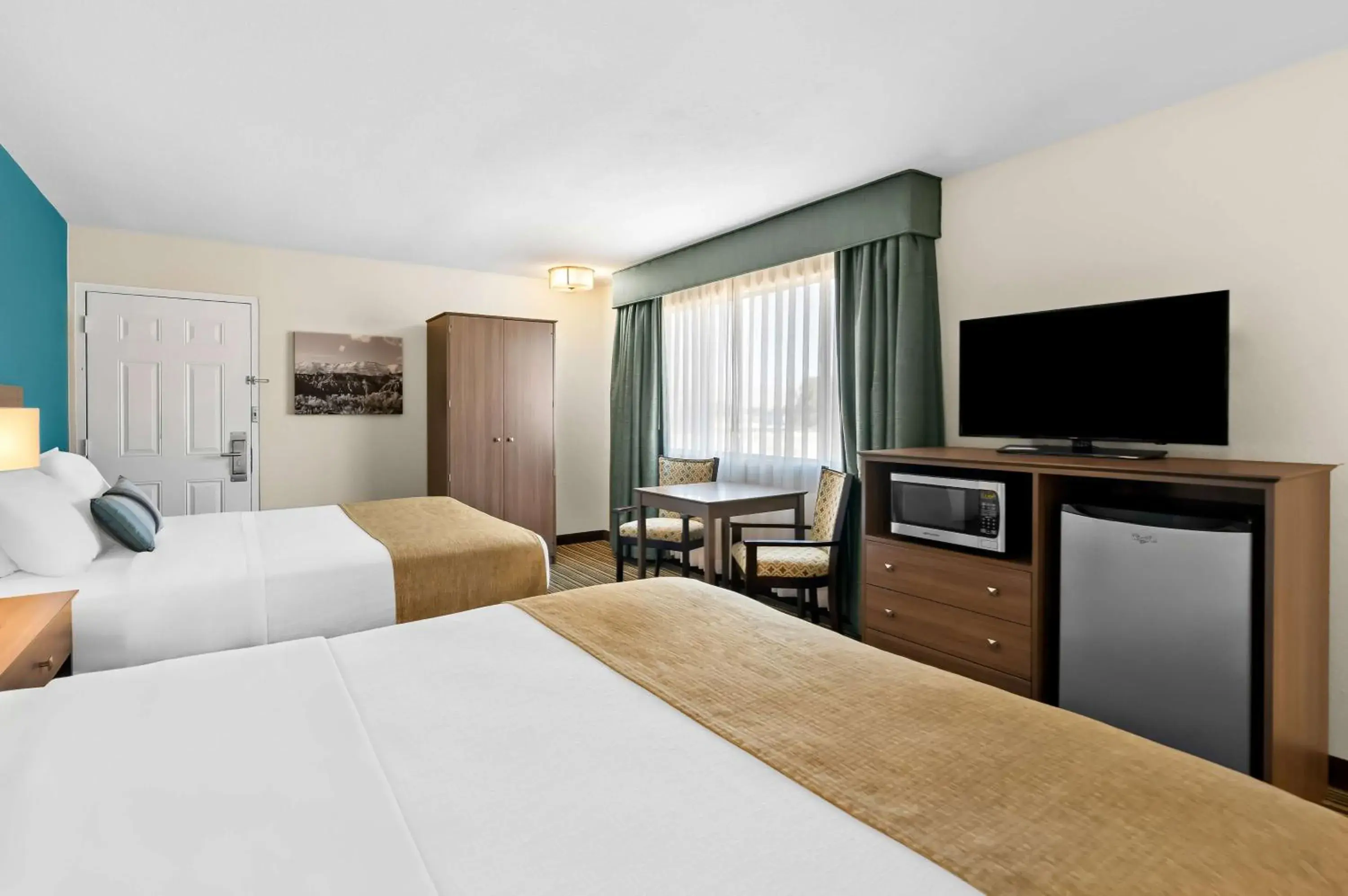 Bedroom, Bed in Best Western Paradise Inn Bedroom, Bed in Best Western Paradise Inn