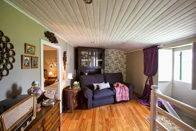 Three-Bedroom Apartment in La Calleja Three-Bedroom Apartment in La Calleja