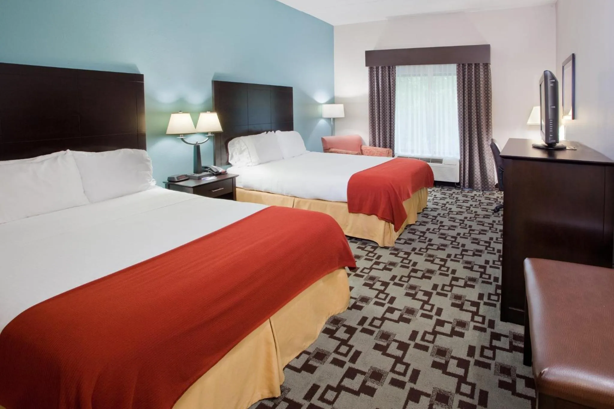 Photo of the whole room, Bed in Holiday Inn Express Apex - Raleigh by IHG