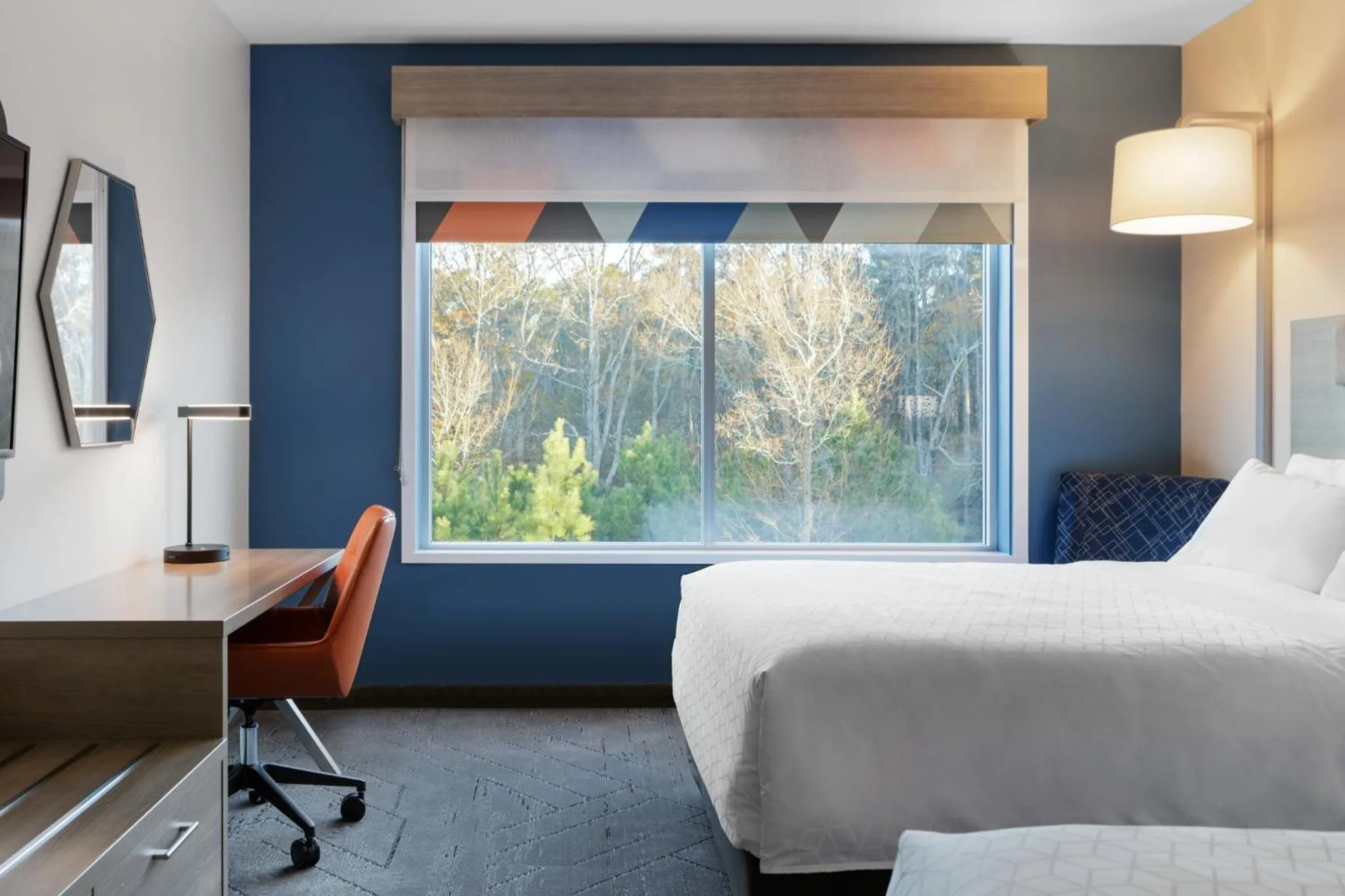 Photo of the whole room, Bed in Holiday Inn Express Apex - Raleigh by IHG