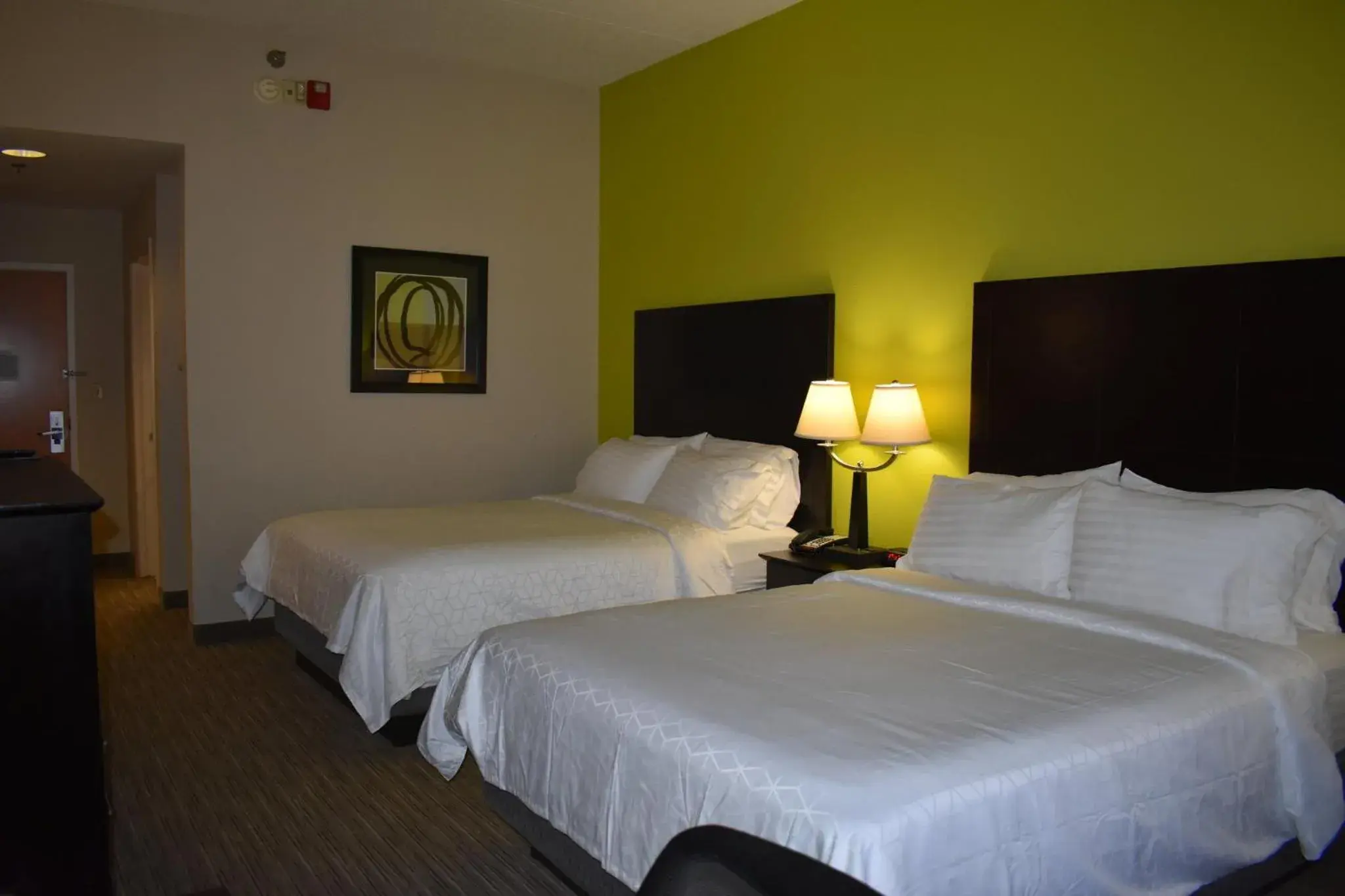 Photo of the whole room, Bed in Holiday Inn Express Apex - Raleigh by IHG Photo of the whole room, Bed in Holiday Inn Express Apex - Raleigh by IHG