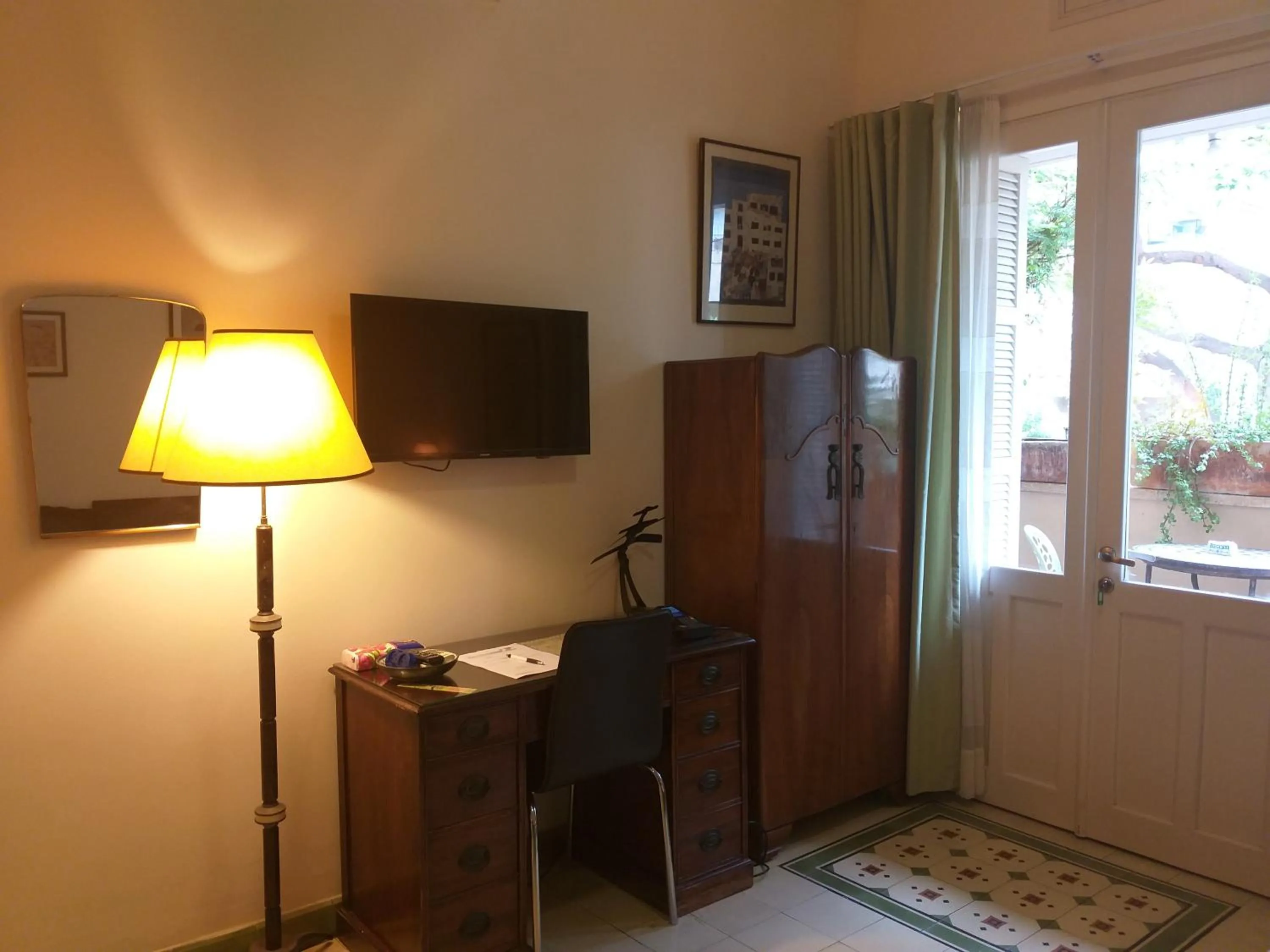 Rothschild Tel-Aviv Studio