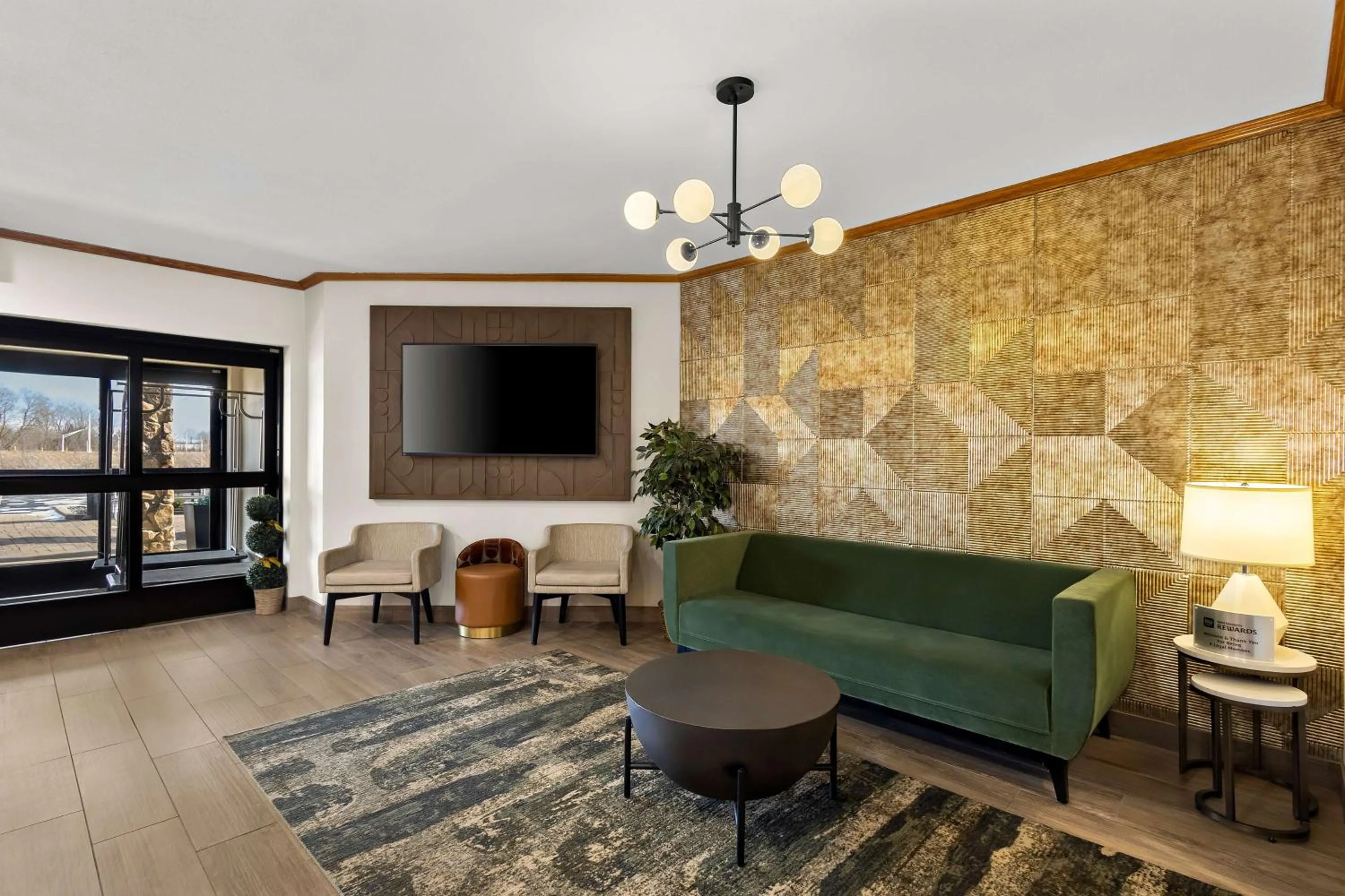 Lobby or reception in SureStay Plus by Best Western Fremont I-69