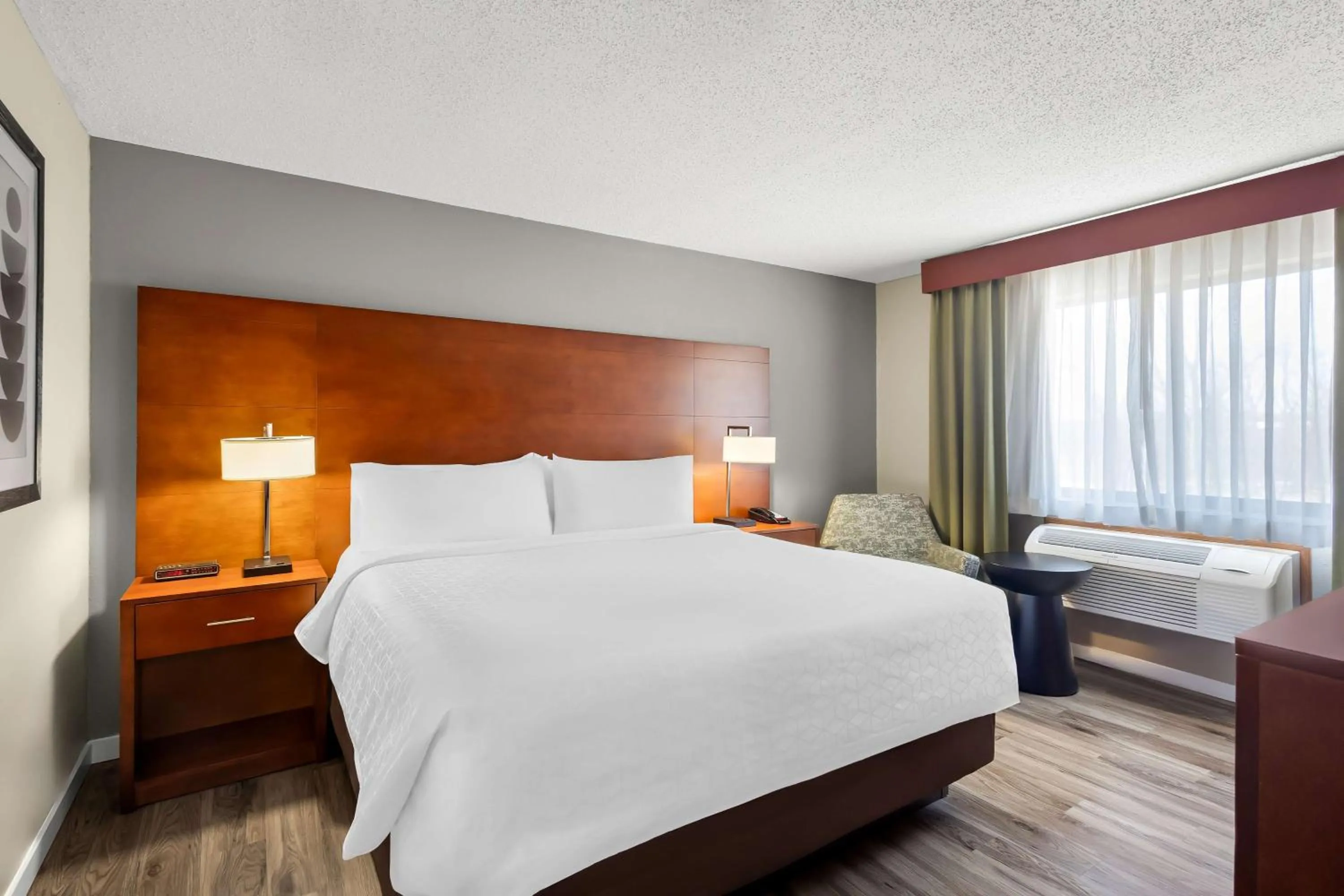 Photo of the whole room, Bed in SureStay Plus by Best Western Fremont I-69