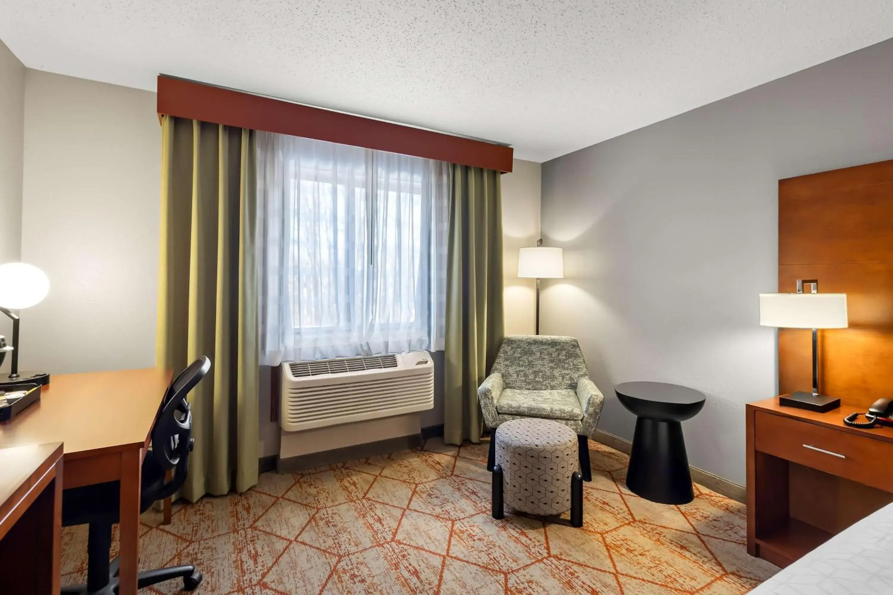 Bedroom, Bed in SureStay Plus by Best Western Fremont I-69 Bedroom, Bed in SureStay Plus by Best Western Fremont I-69