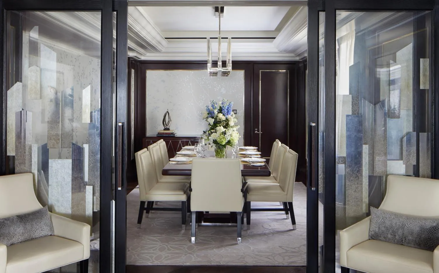 Dining area in The Peninsula New York