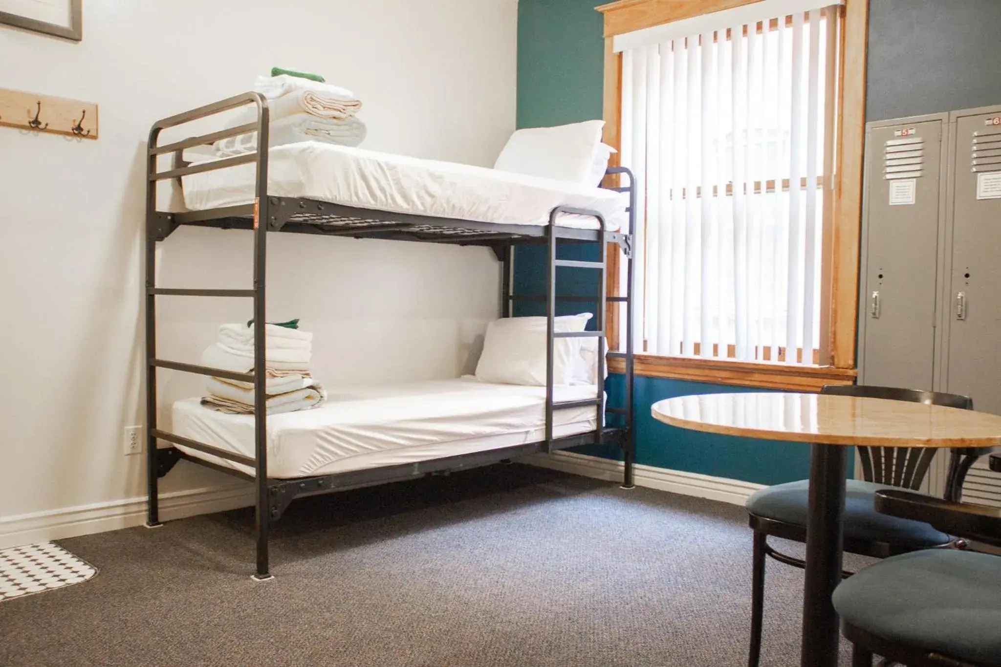 Bed in 6-Bed Shared Female Dormitory Room in 11th Avenue Hostel Bed in 6-Bed Shared Female Dormitory Room in 11th Avenue Hostel