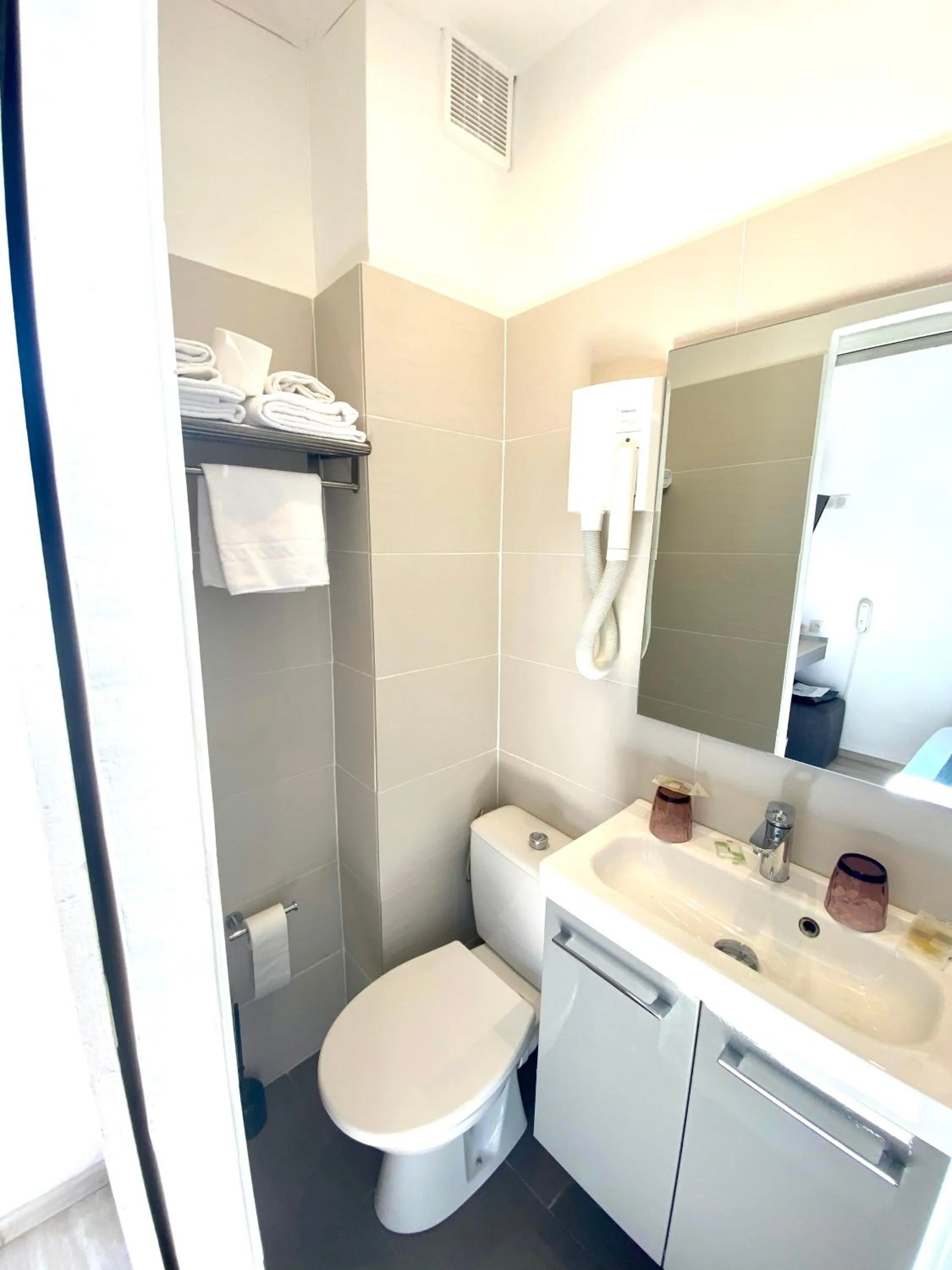 Budget Double Room in Hotel Belvedere