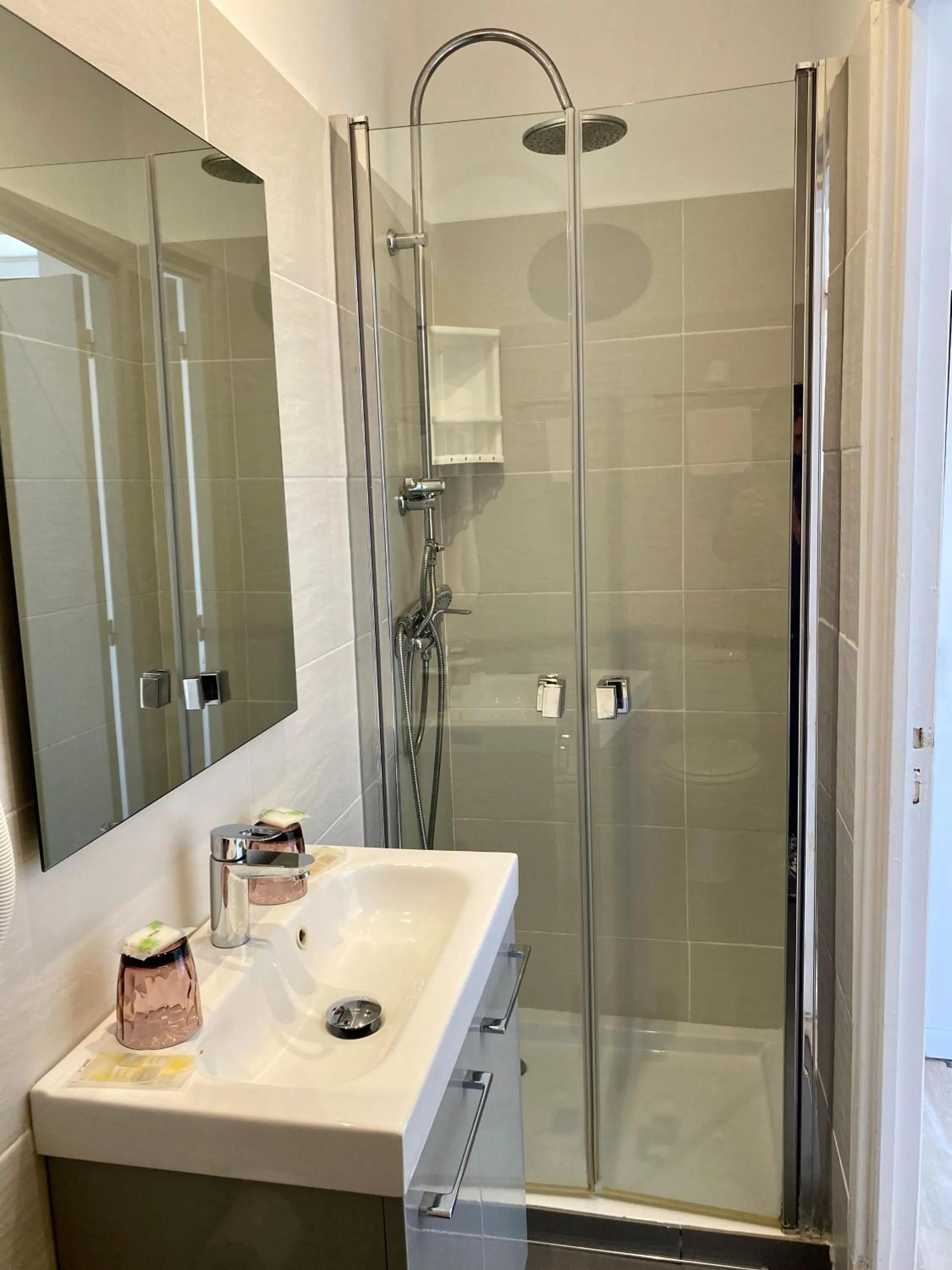 Shower in Hotel Belvedere