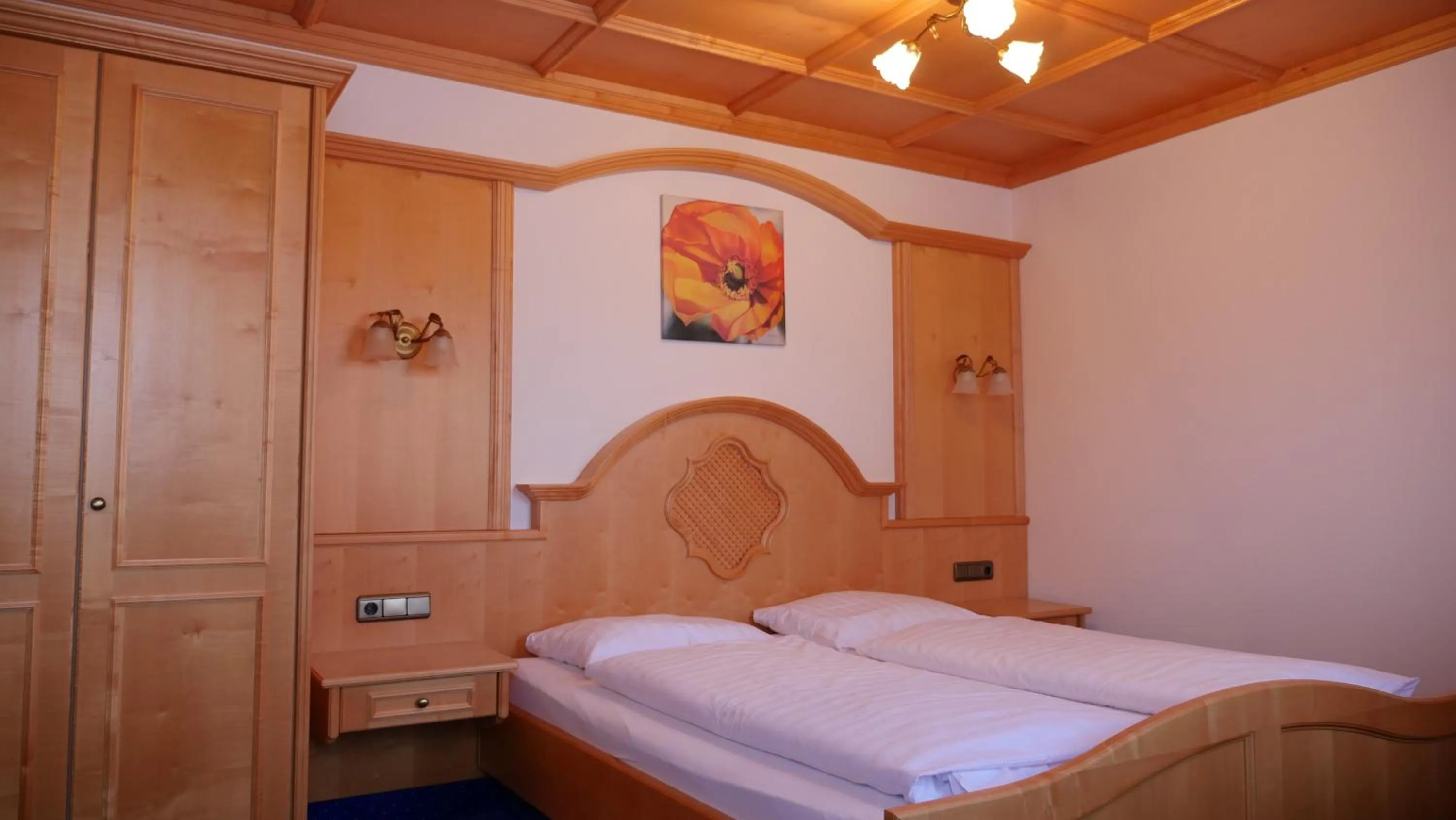 Bed in Hotel zu den Linden