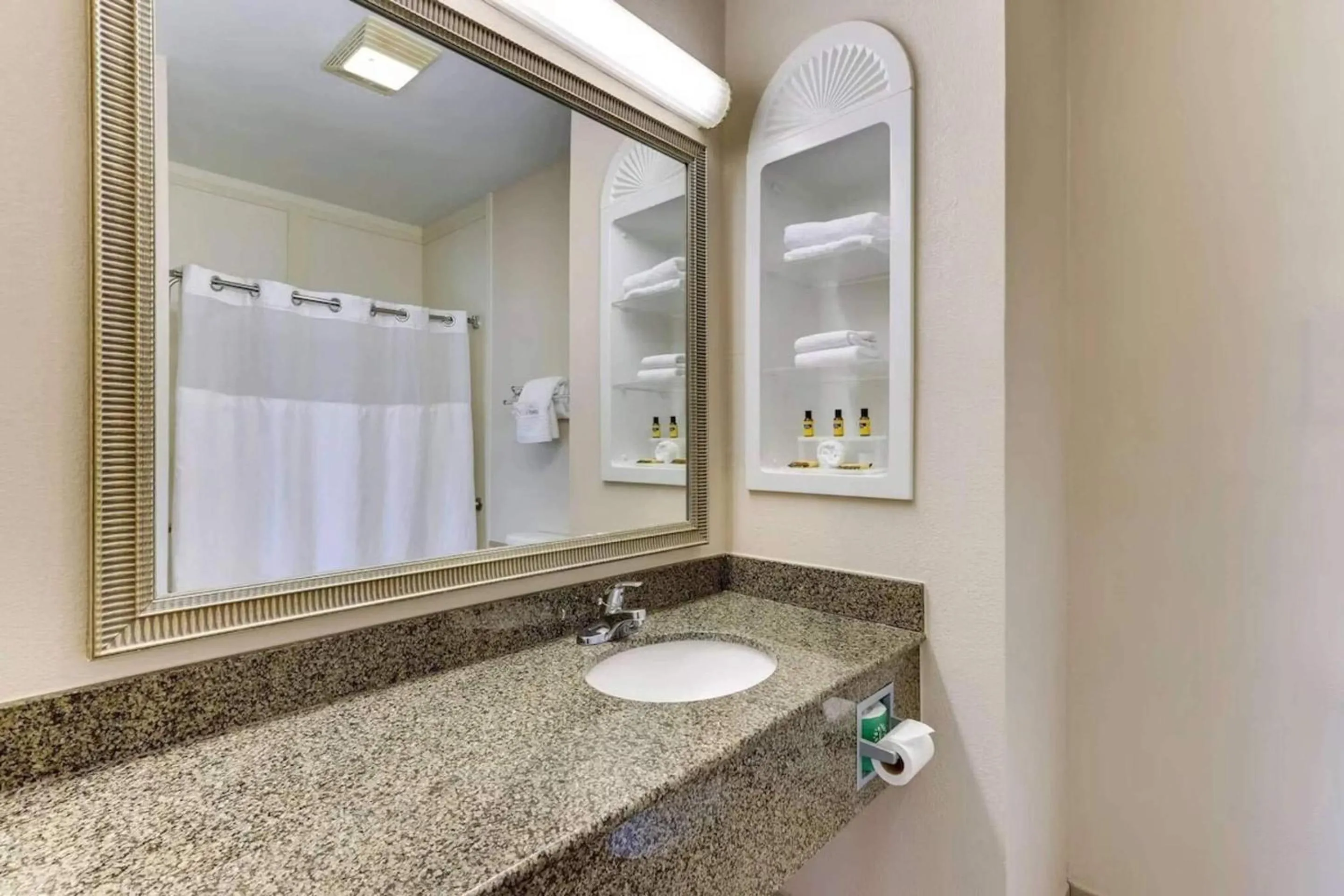 Bedroom in Comfort Inn & Suites Waco Woodway