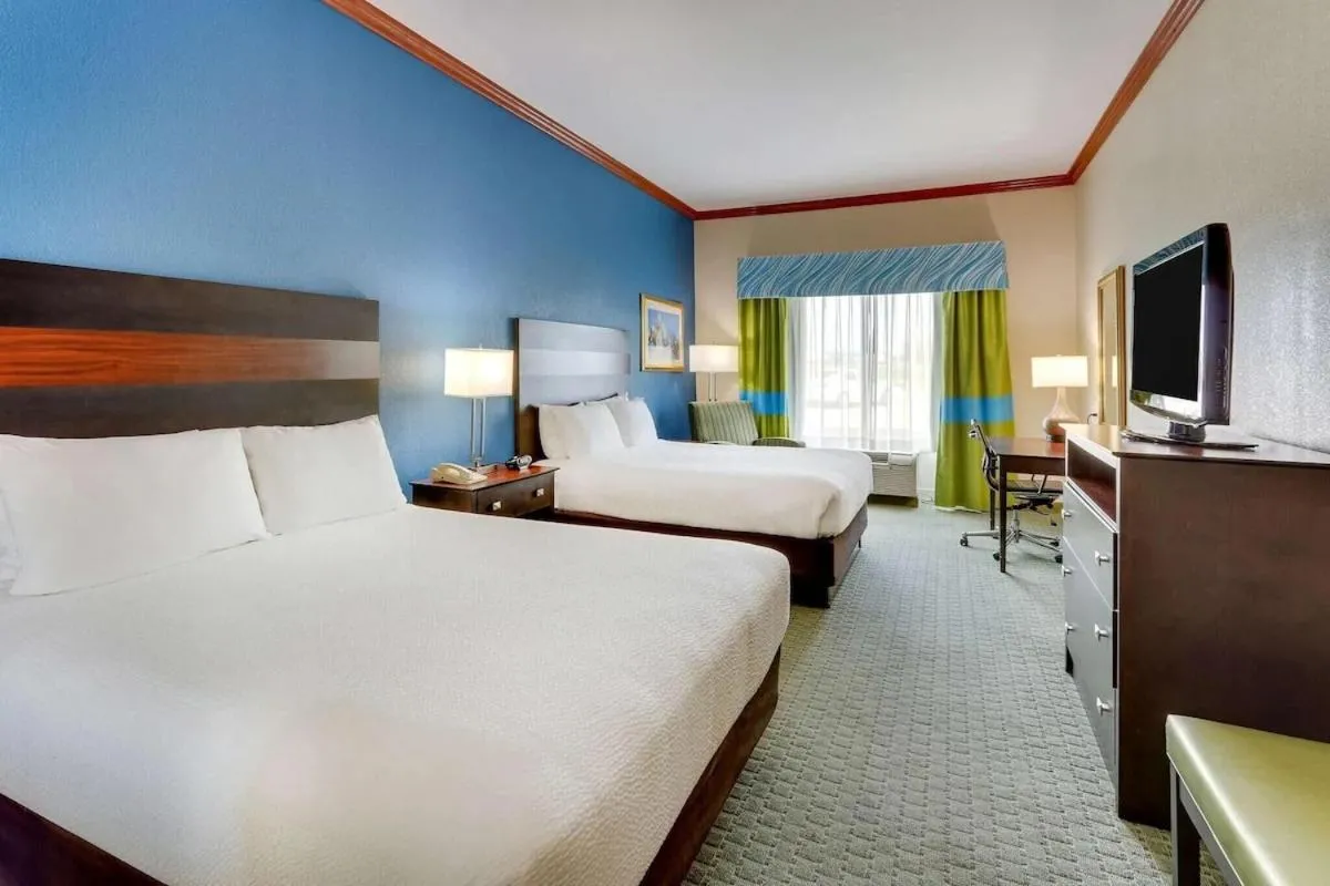 Bed in Comfort Inn & Suites Waco Woodway