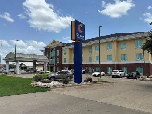 Comfort Inn & Suites Comfort Inn & Suites