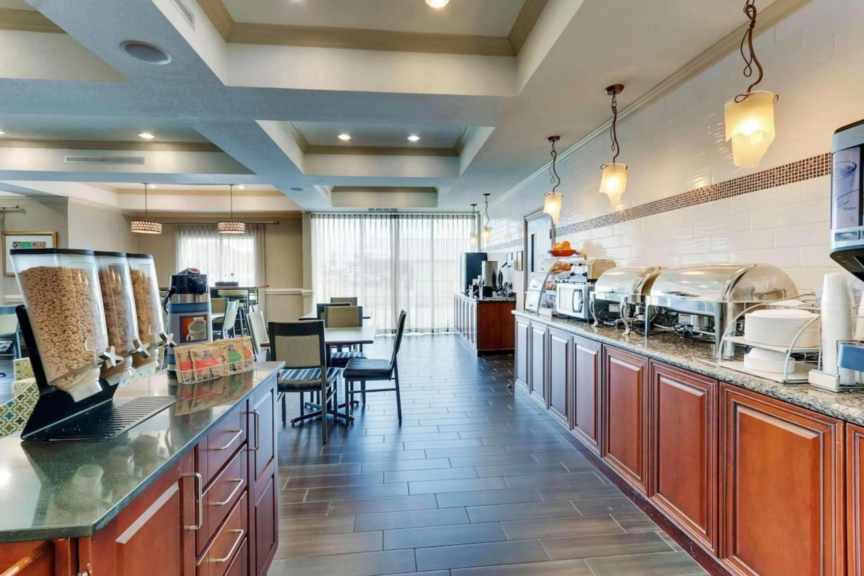 Breakfast in Comfort Inn & Suites Waco Woodway