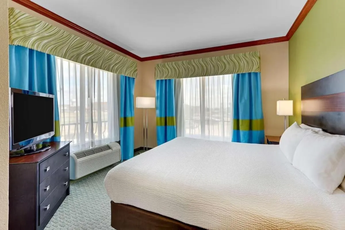 Bed in Comfort Inn & Suites Waco Woodway