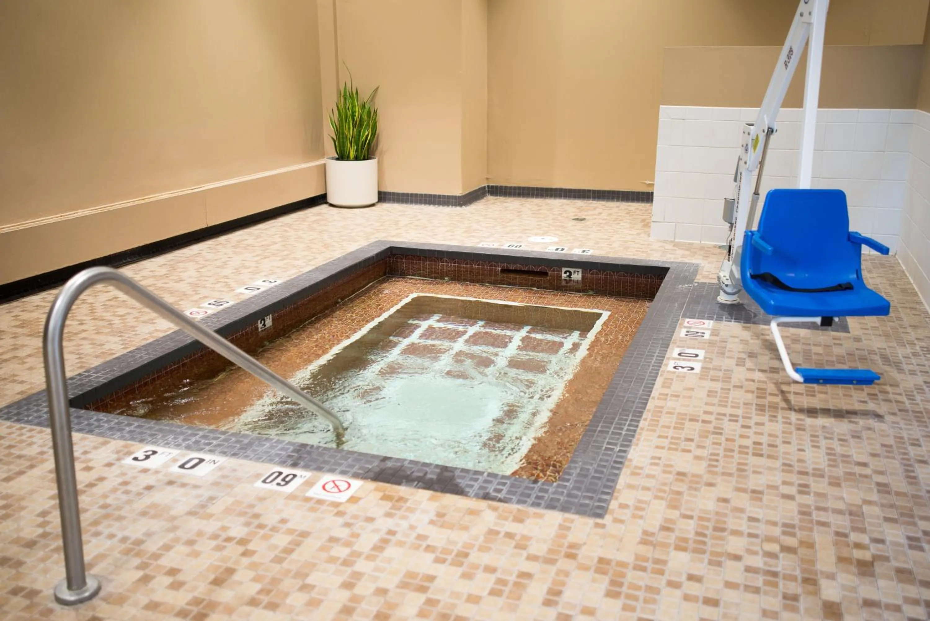 Swimming pool in Crowne Plaza Suites MSP Airport - Mall of America by IHG