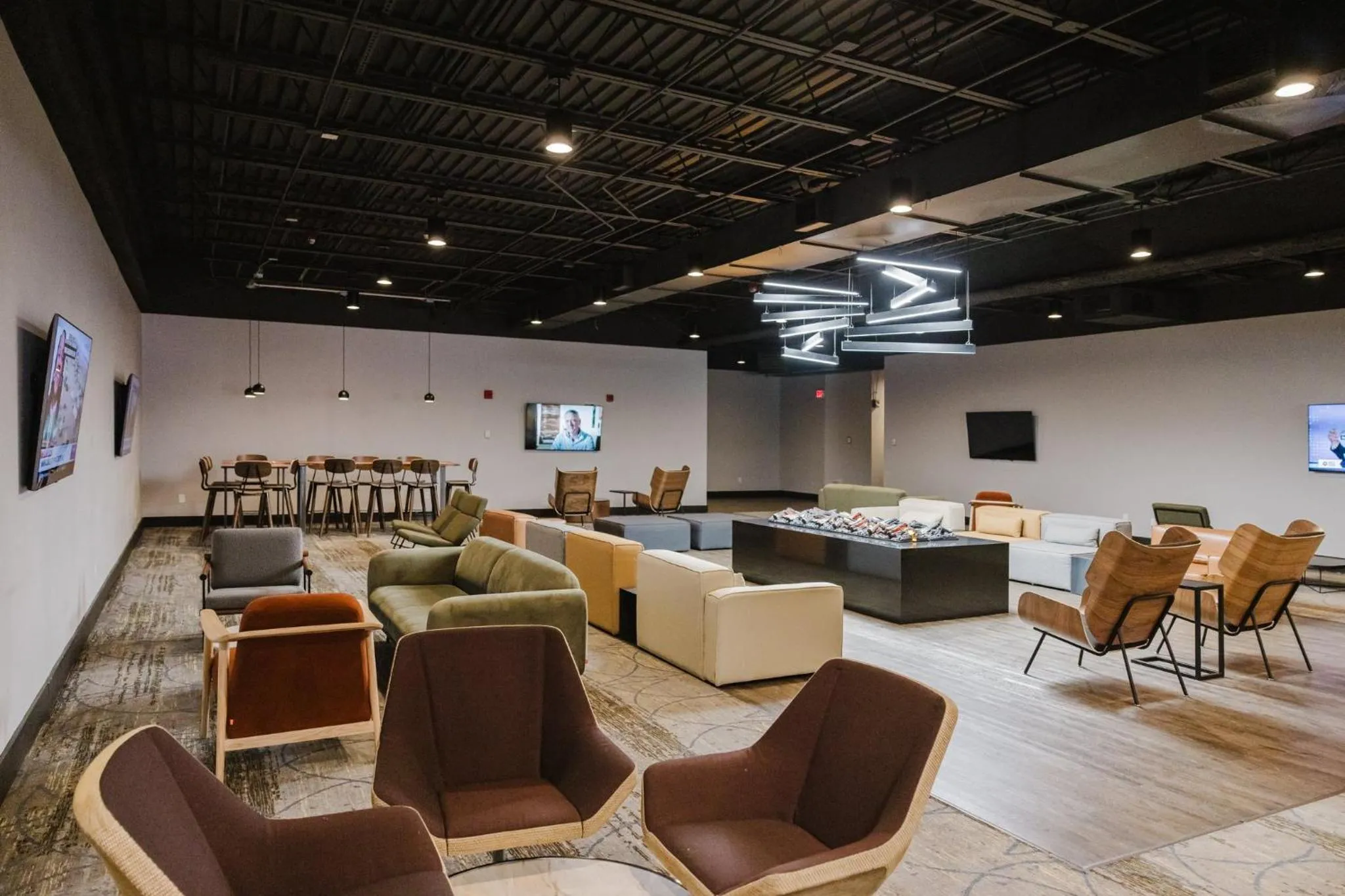 Property building in Crowne Plaza Suites MSP Airport - Mall of America by IHG