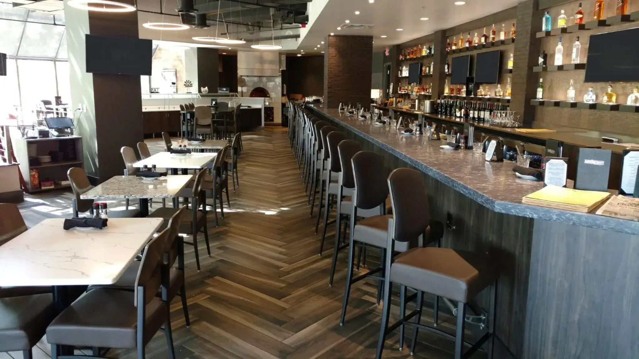 Lounge or bar in Crowne Plaza Suites MSP Airport - Mall of America by IHG Lounge or bar in Crowne Plaza Suites MSP Airport - Mall of America by IHG