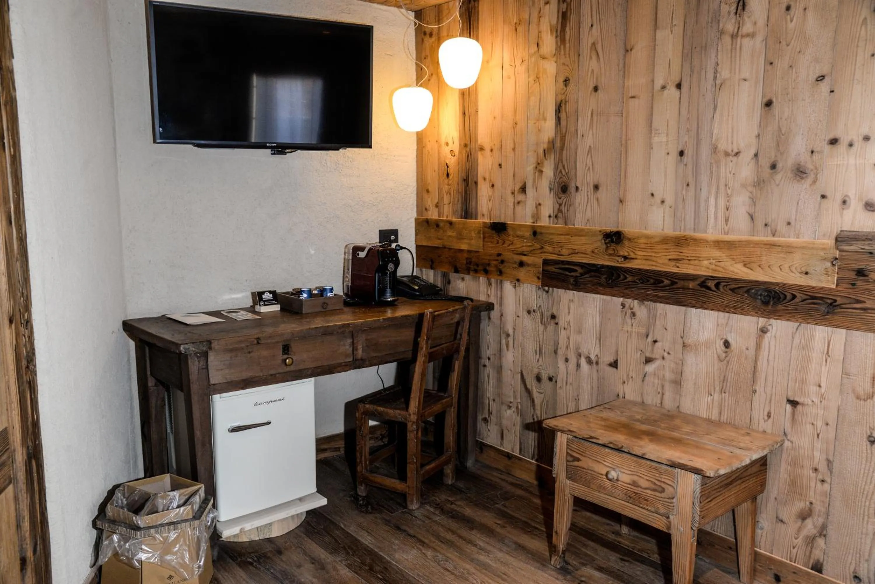 Coffee/tea facilities in Hotel Du Grand Paradis - 1899 Auberge Boutique